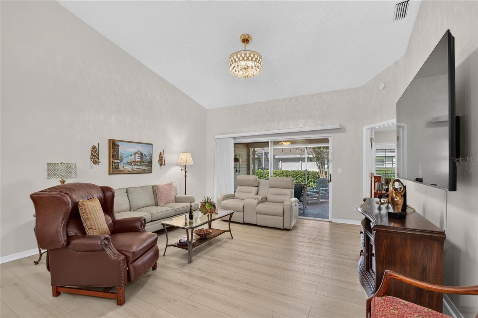 Condominium at 2433 NEW HAVEN CIR, SUN CITY CENTER, photo 11 of 40