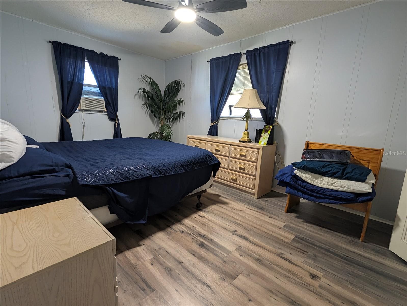 Largest bedroom, newer vinyl flooring - 3545 3RD AVE N, ST PETERSBURG