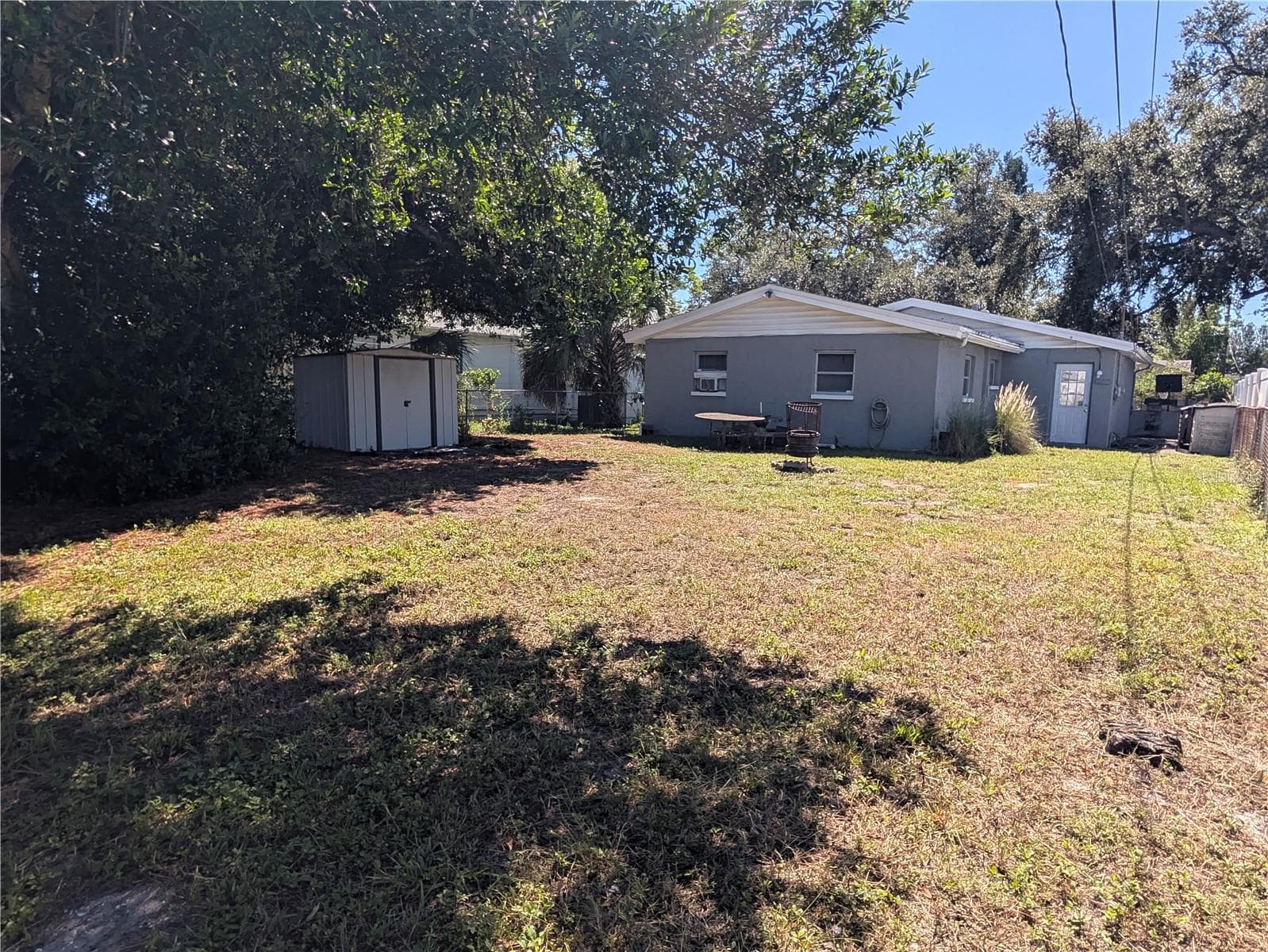 Spacious back yard - 3545 3RD AVE N, ST PETERSBURG