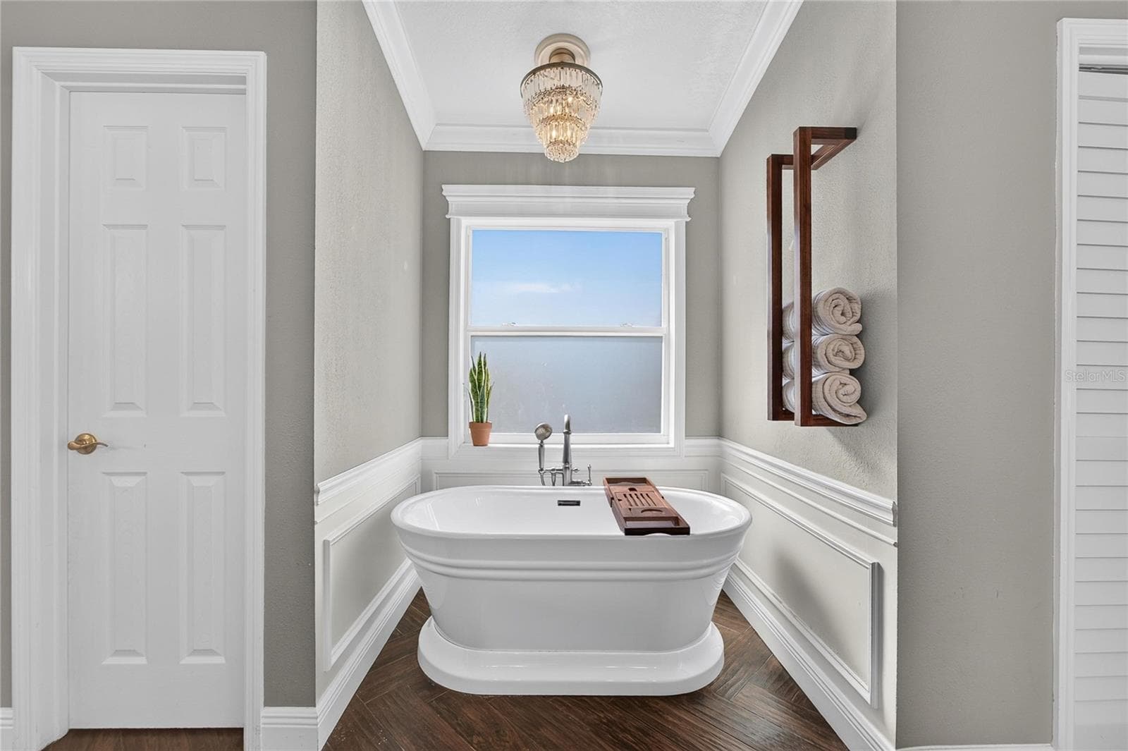 LOOK AT THIS SOAKING TUB! - 1750 LEYBOURNE LOOP, WESLEY CHAPEL
