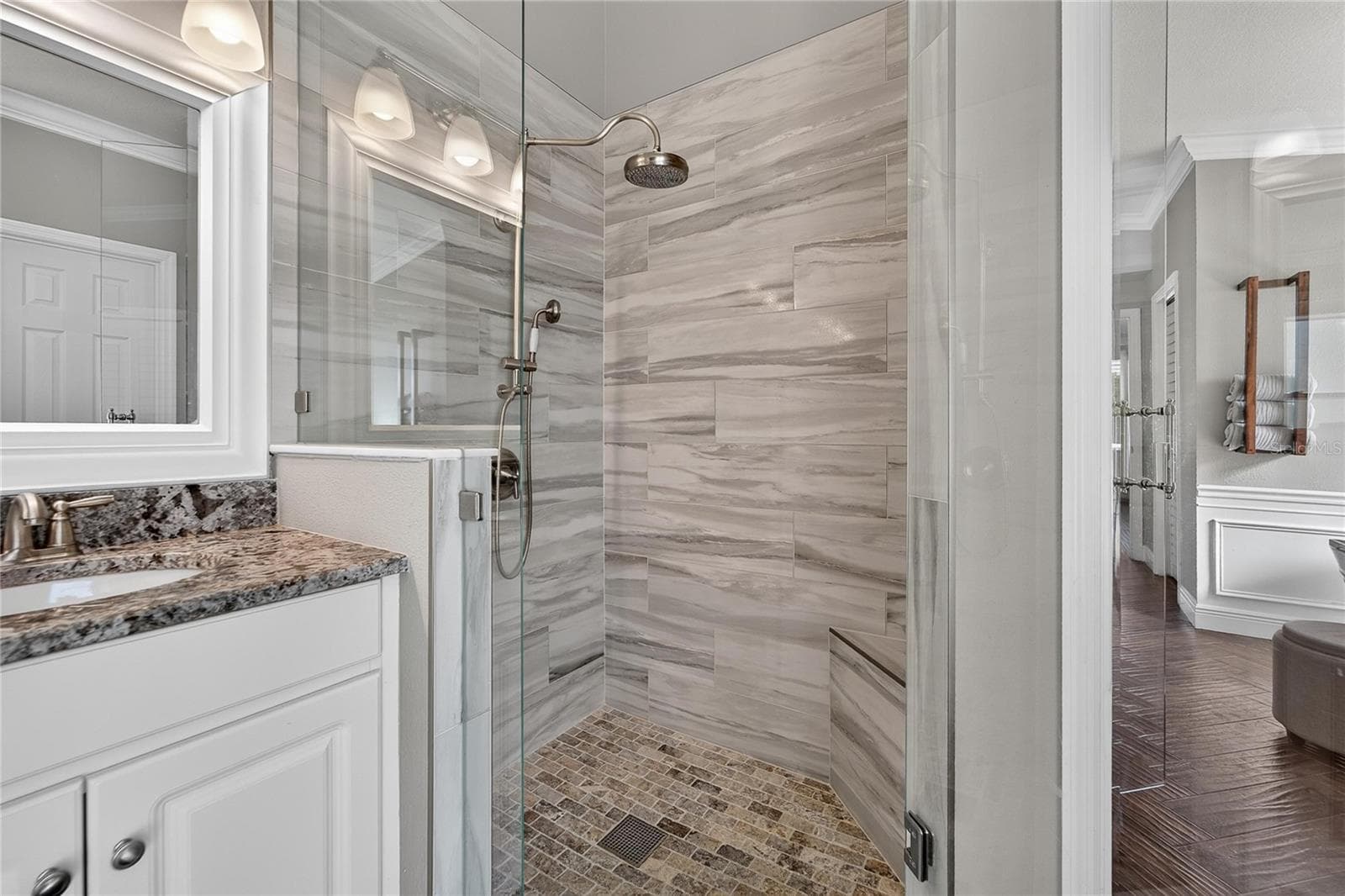 SUPER TALL, FRAMELESS SHOWER! - 1750 LEYBOURNE LOOP, WESLEY CHAPEL