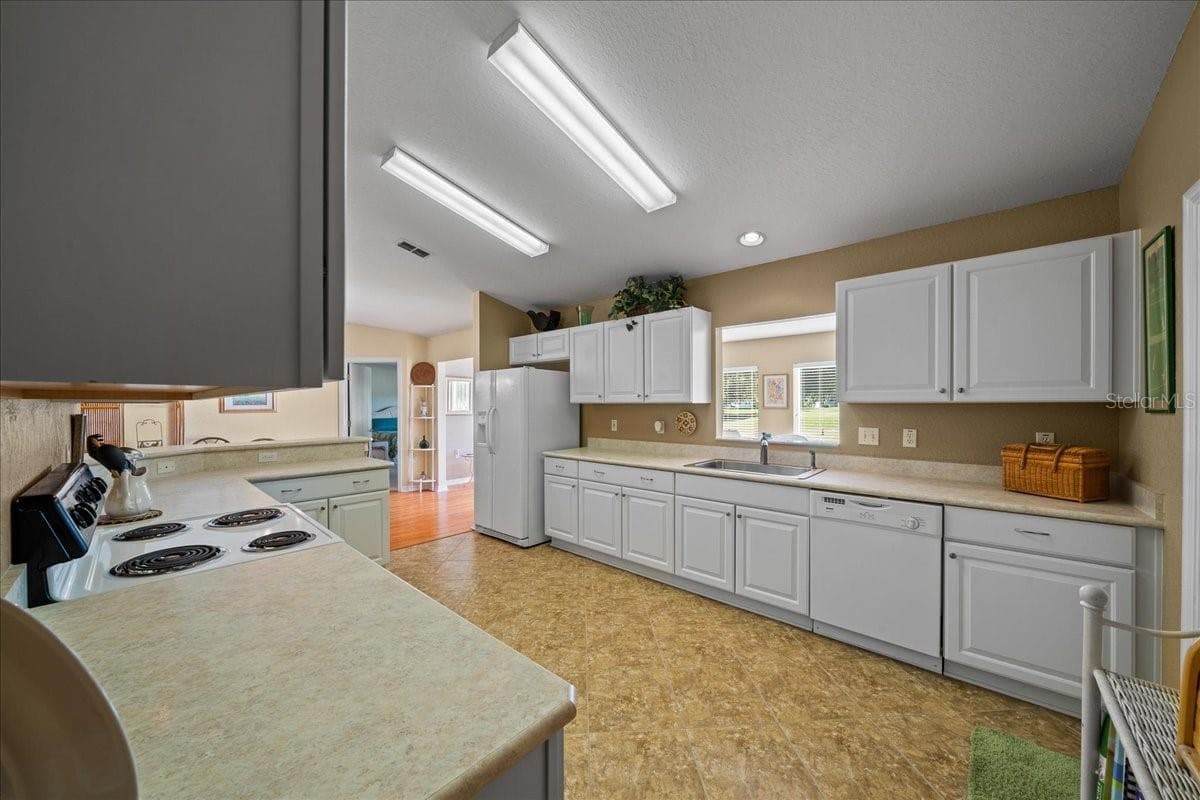 Single Family Residence at 13885 SW 112TH CIR, DUNNELLON, photo 12 of 78