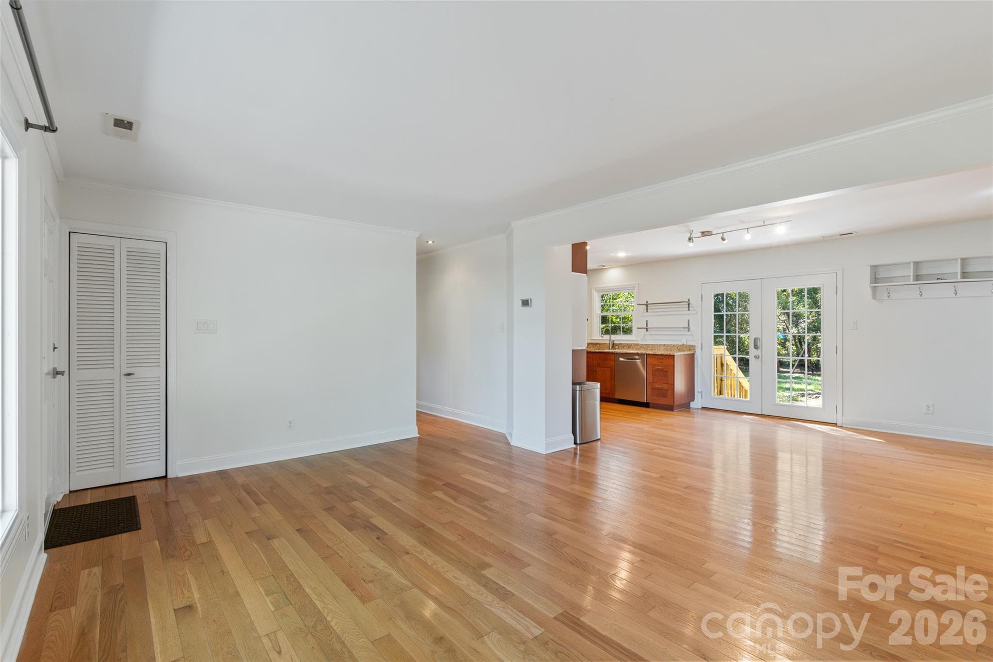Single Family Residence at 1817 Balfour Lane, Charlotte, photo 7 of 33