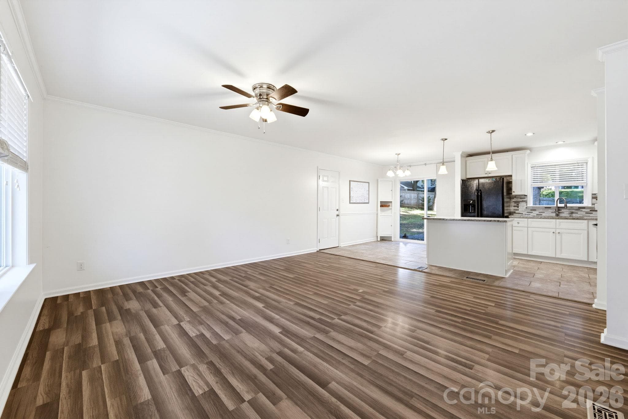 Single Family Residence at 6901 Rollingridge Drive, Charlotte, photo 3 of 36