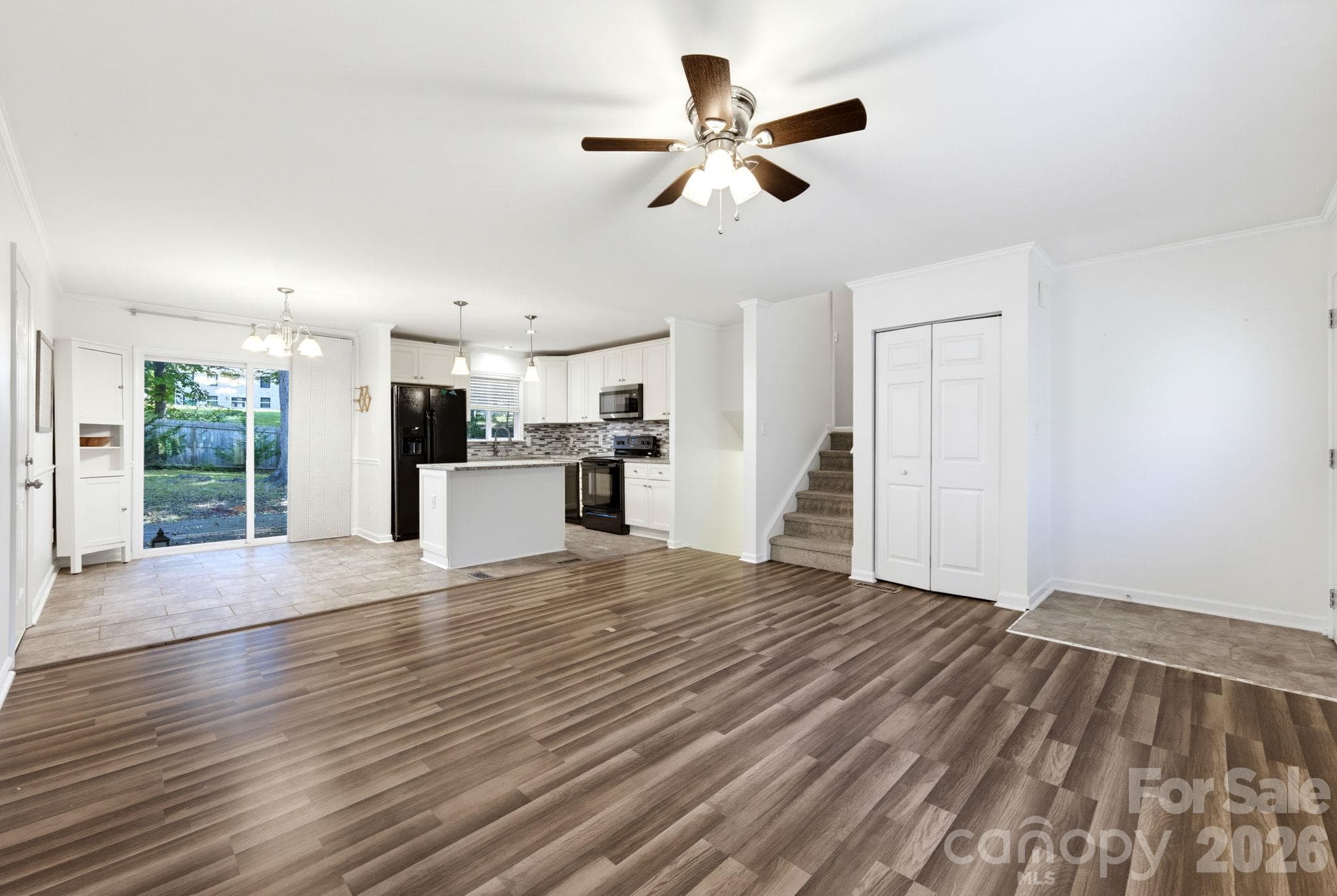Single Family Residence at 6901 Rollingridge Drive, Charlotte, photo 4 of 36