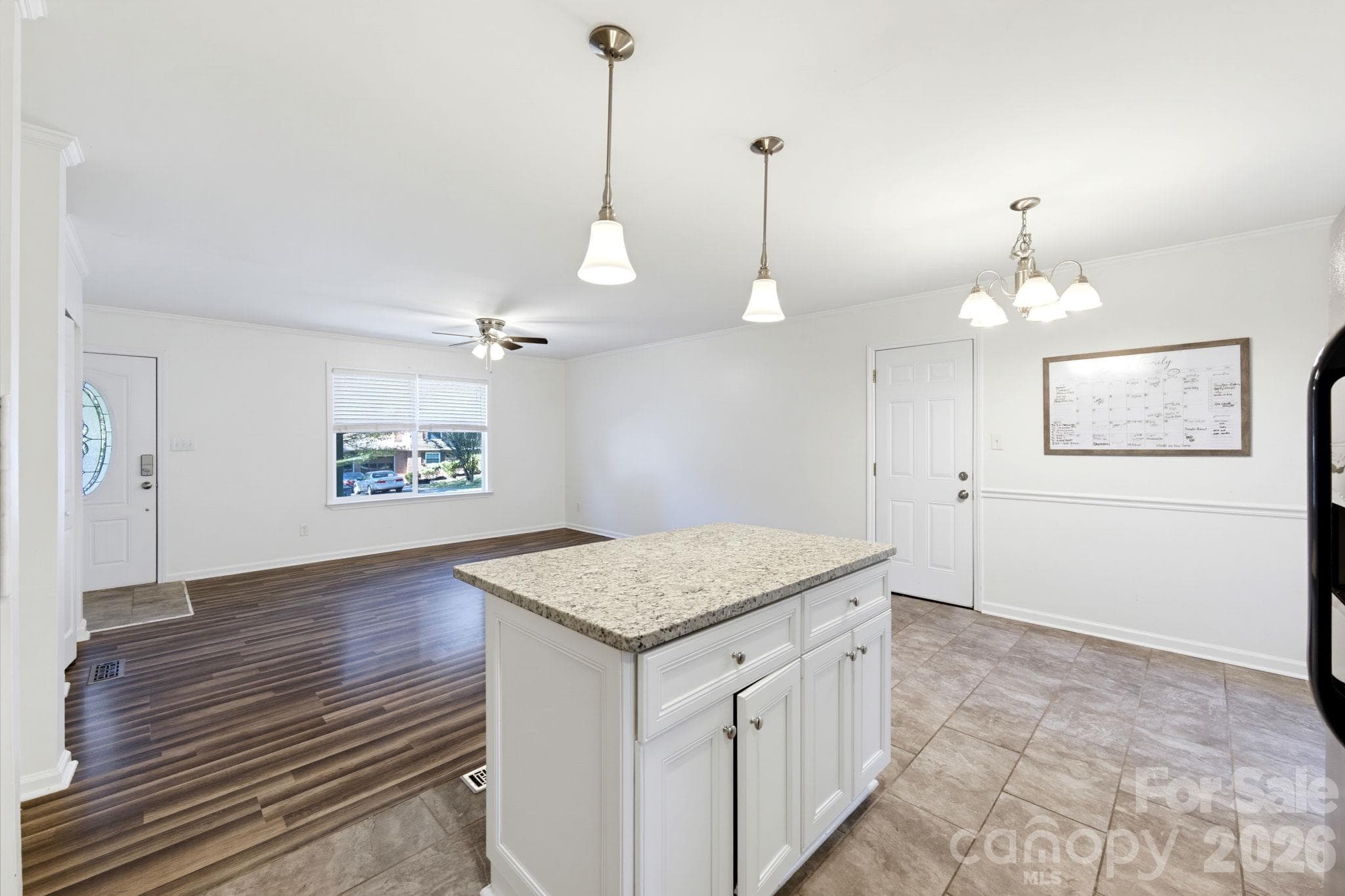 Single Family Residence at 6901 Rollingridge Drive, Charlotte, photo 9 of 36