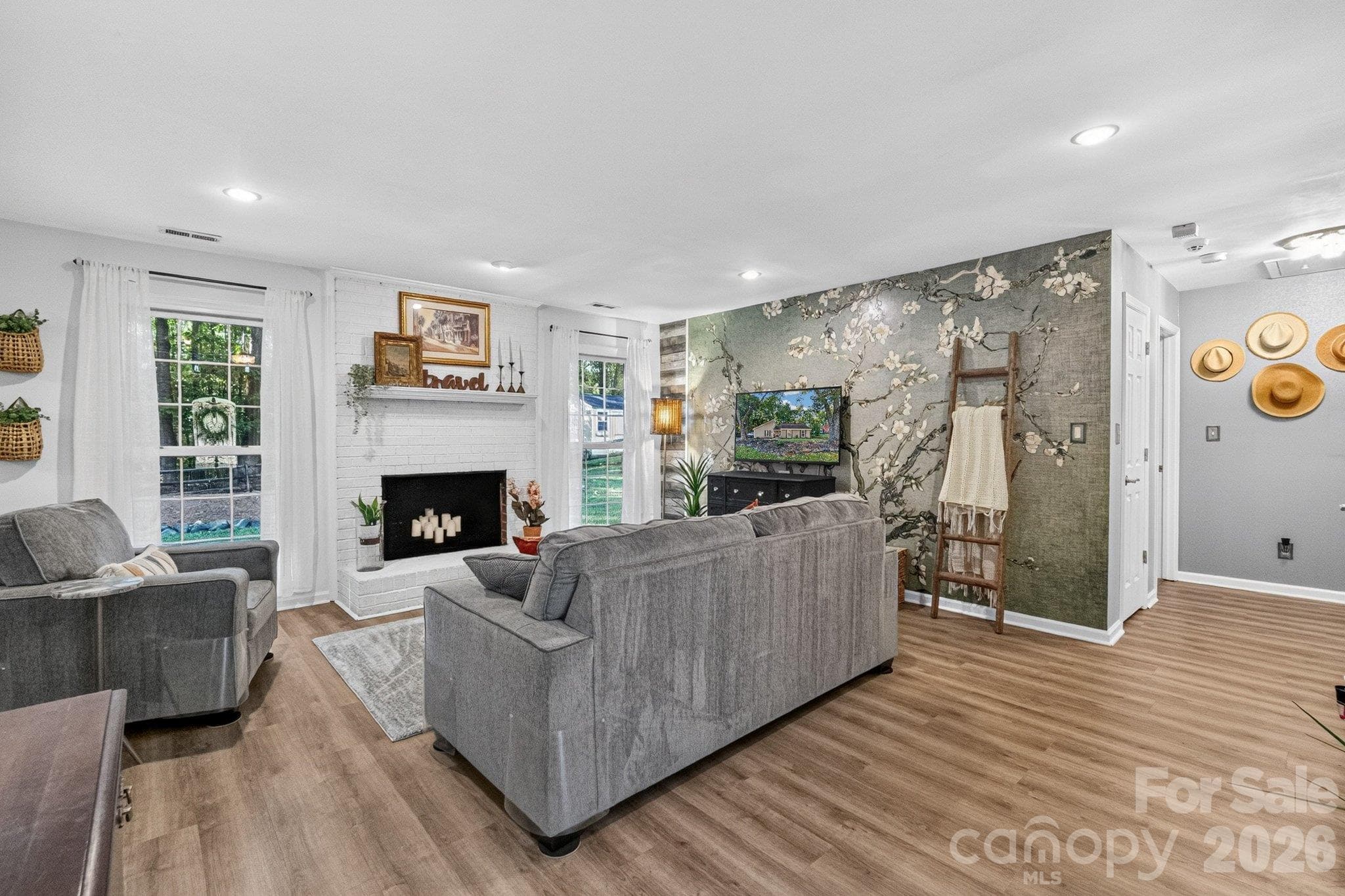 Single Family Residence at 4506 Woods End Lane, Charlotte, photo 9 of 42