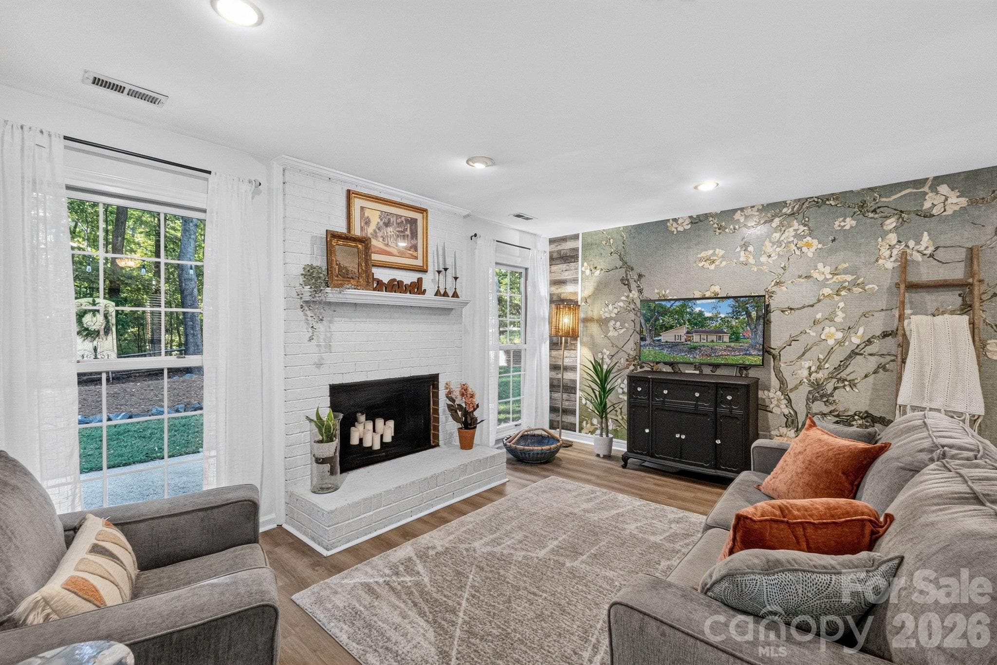 Single Family Residence at 4506 Woods End Lane, Charlotte, photo 10 of 42