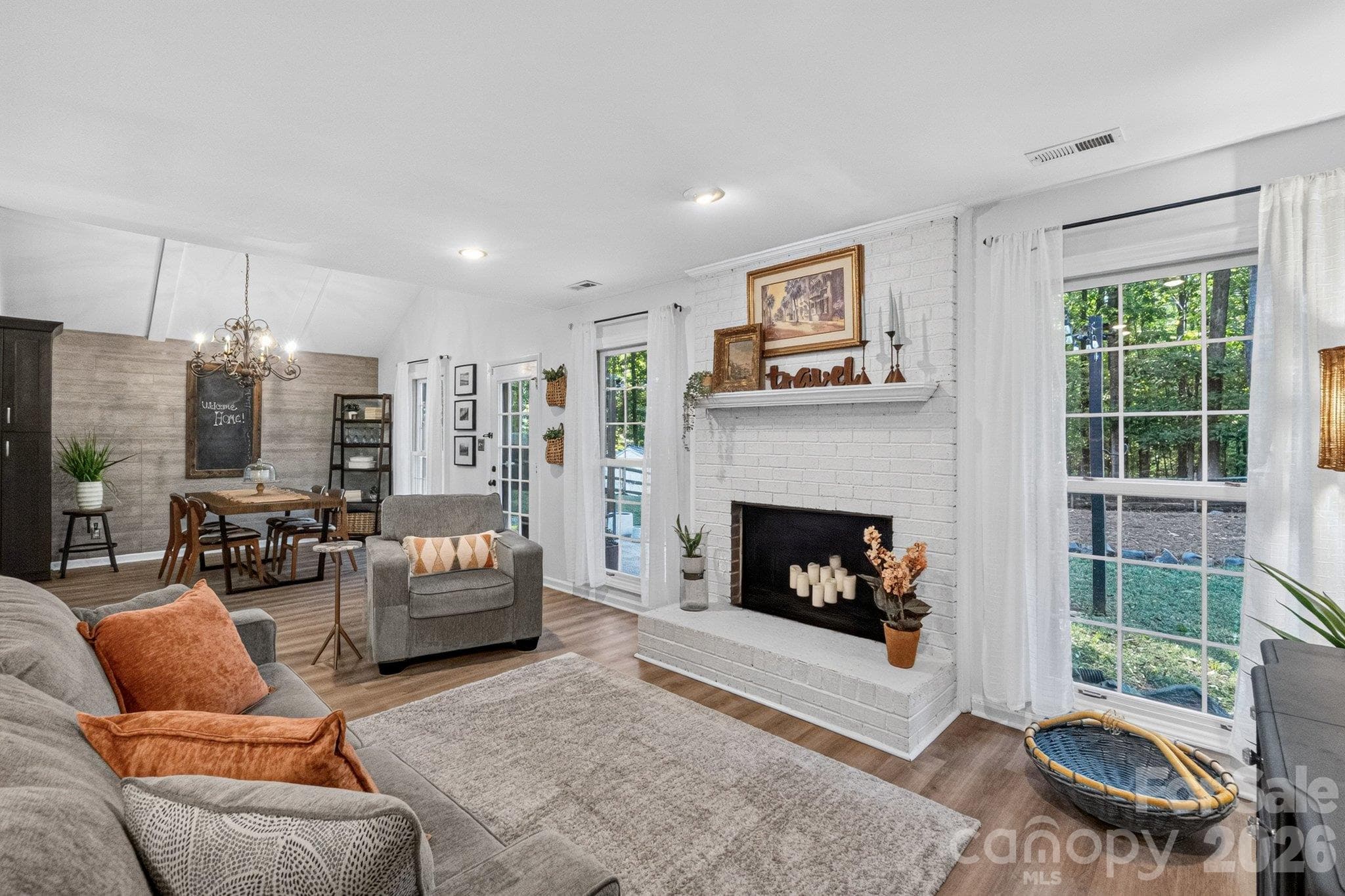 Single Family Residence at 4506 Woods End Lane, Charlotte, photo 8 of 42