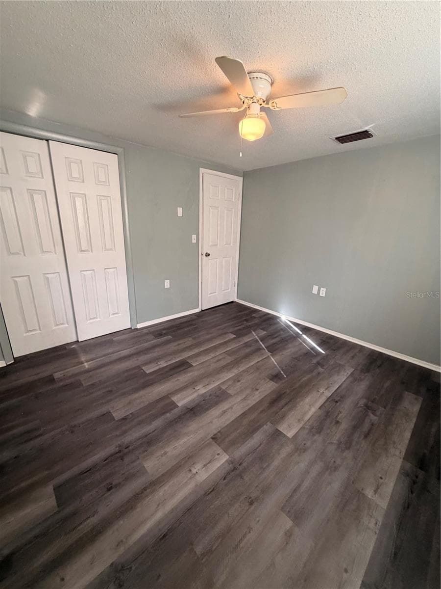 Single Family Residence at 5604 CHEYENNE DR, HOLIDAY, photo 3 of 18