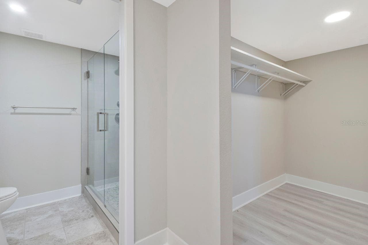 Primary bath / walk in closet - 7645 SUN ISLAND DR S #101, SOUTH PASADENA