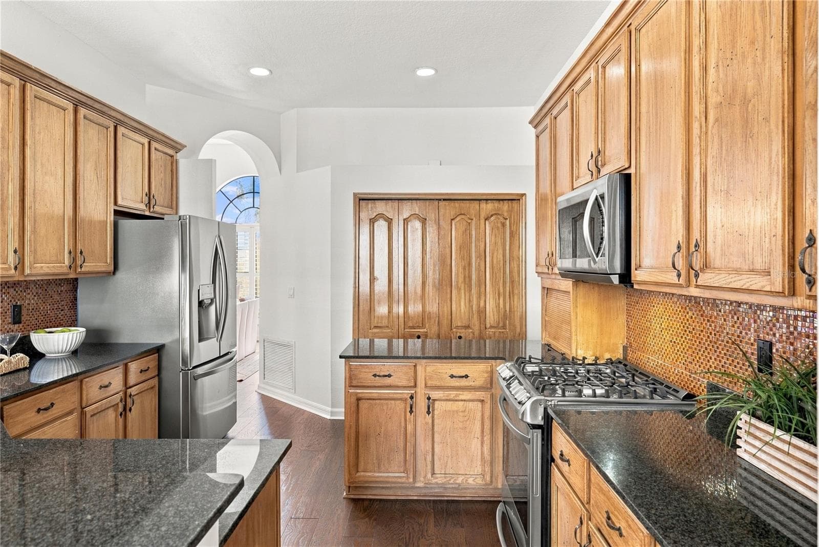 Single Family Residence at 11925 KEATING DR, TAMPA, photo 23 of 97
