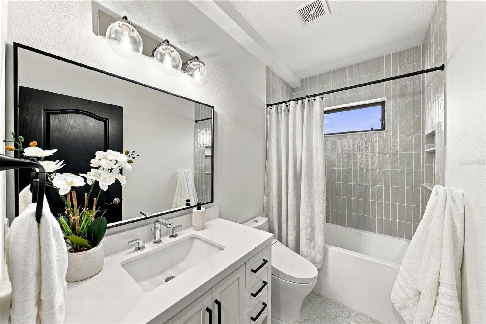 Single Family Residence at 11925 KEATING DR, TAMPA, photo 48 of 97
