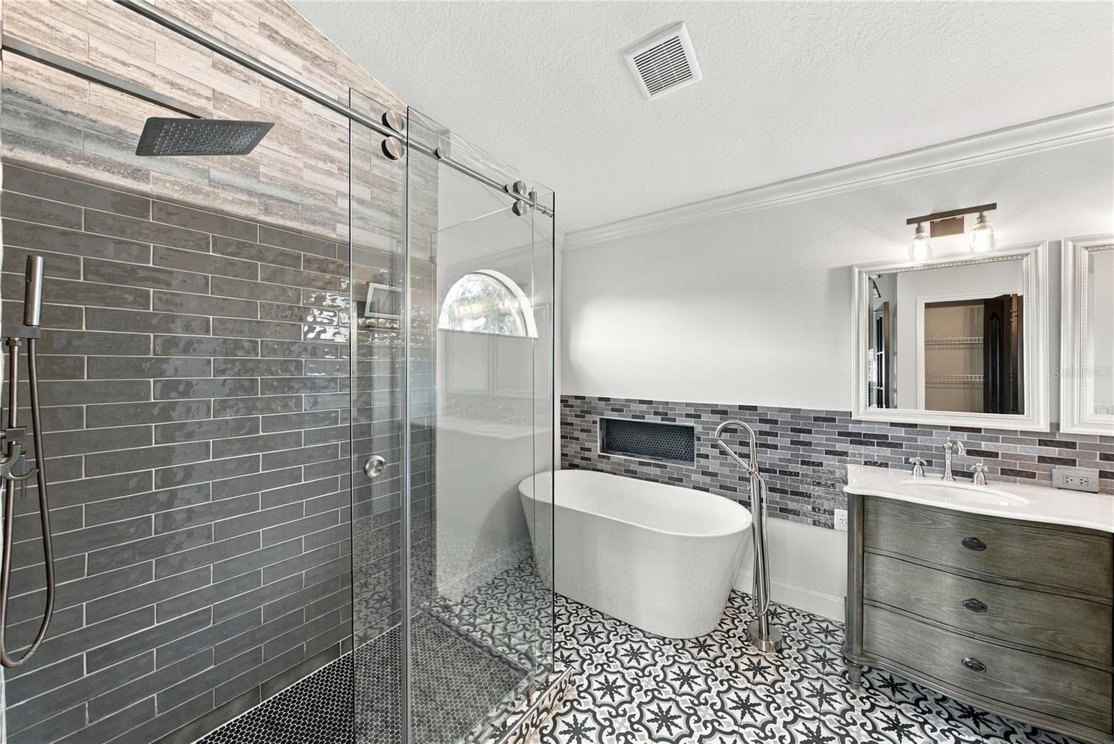 Single Family Residence at 11925 KEATING DR, TAMPA, photo 61 of 97