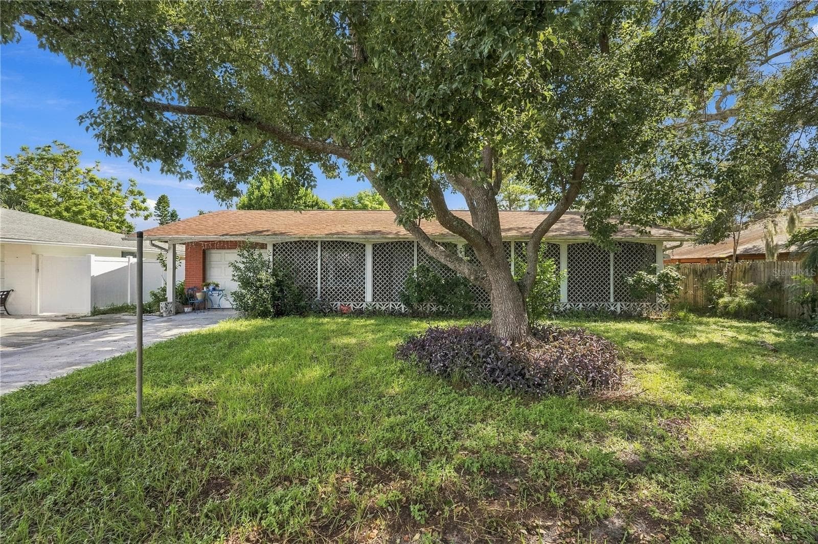 Single Family Residence at 10724 PREMIER AVE, PORT RICHEY, photo 2 of 31