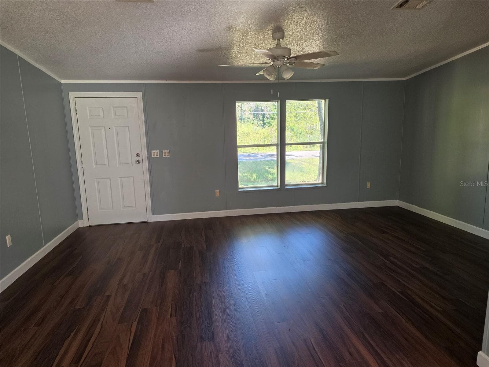 Living Rom - 1504 WALDRUP RD, LAKELAND