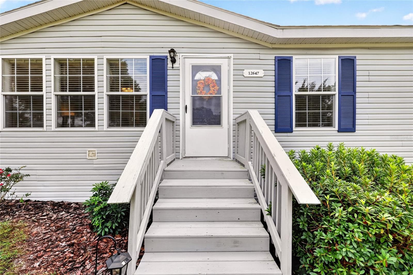 Welcoming entryway - 12647 SE 102ND AVE, BELLEVIEW