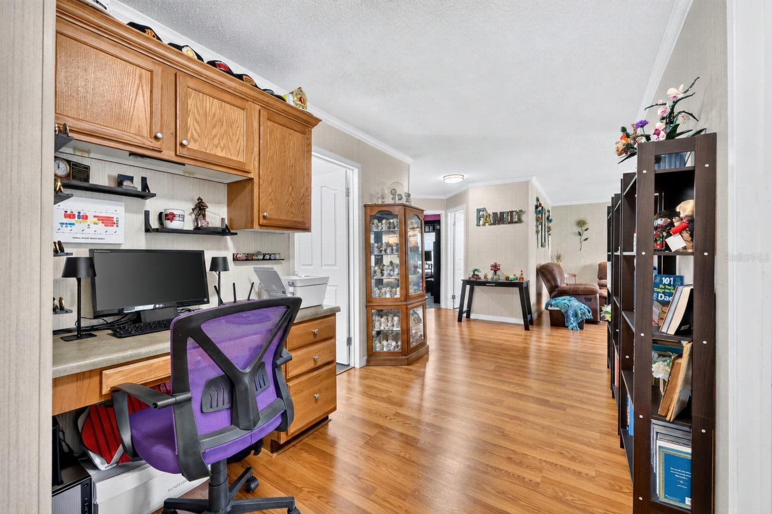 Built-in workspace - 12647 SE 102ND AVE, BELLEVIEW