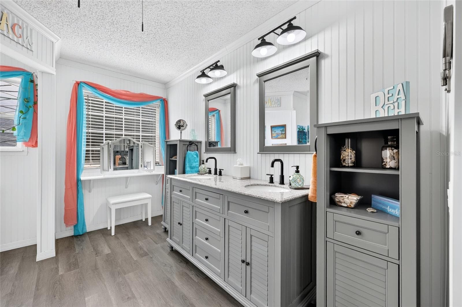 Master bathroom with dual vanity quartz countertop - 12647 SE 102ND AVE, BELLEVIEW