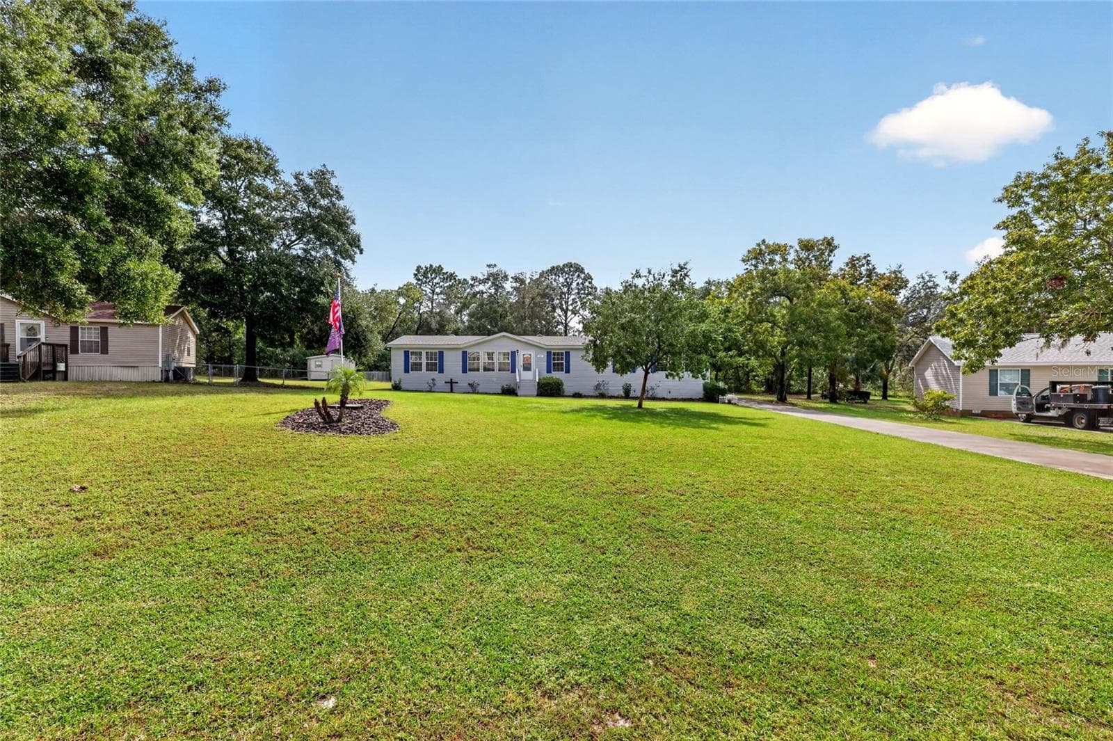 Home set back from the road - 12647 SE 102ND AVE, BELLEVIEW