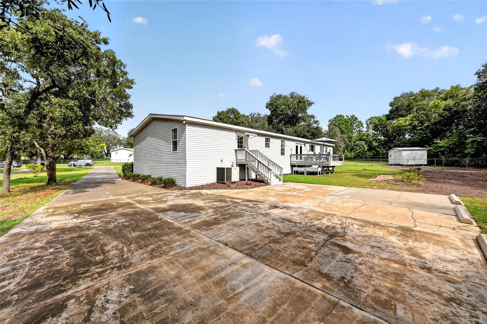 Parking pad - 12647 SE 102ND AVE, BELLEVIEW