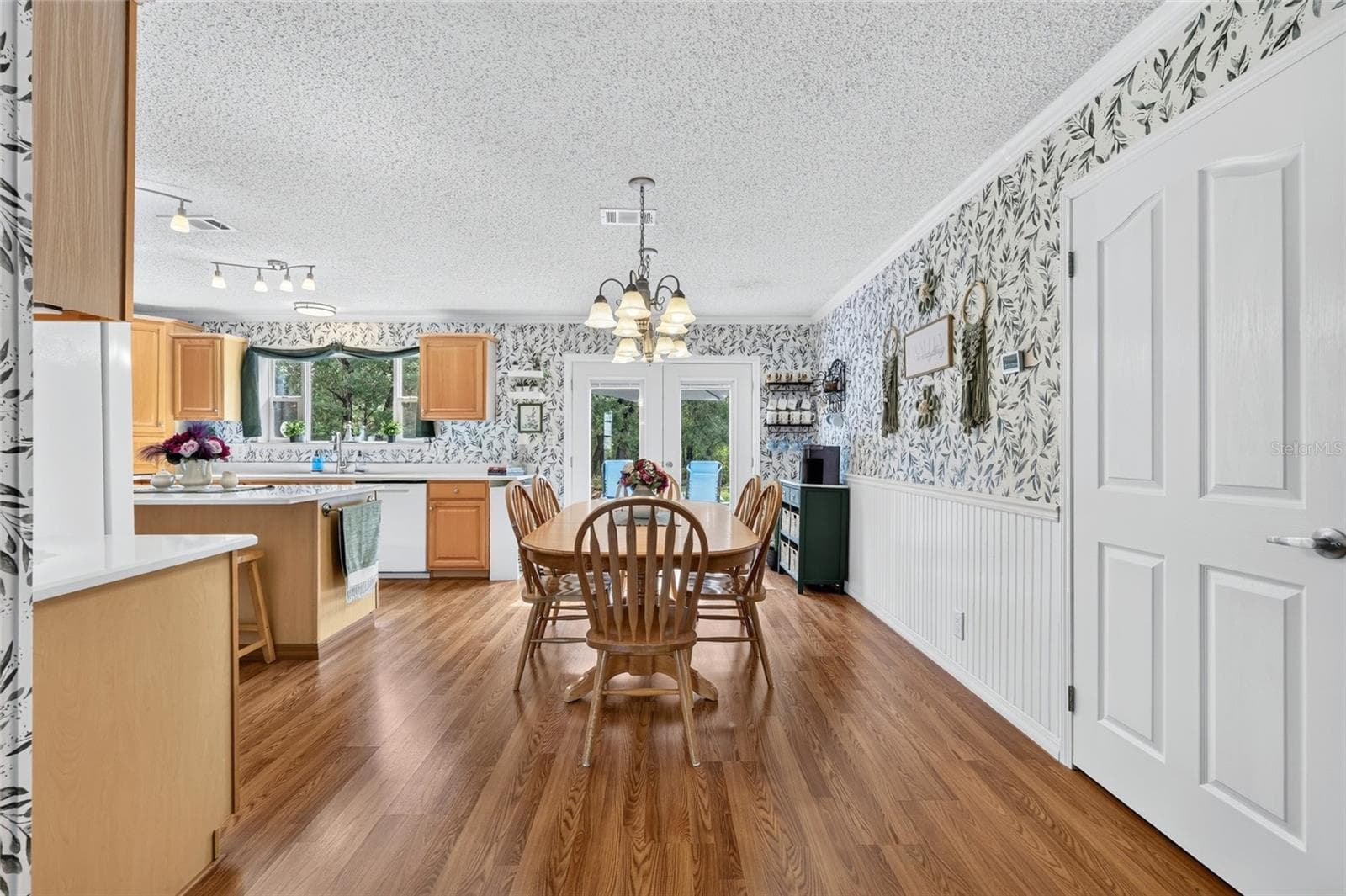 Dining room with french doors to sundeck - 12647 SE 102ND AVE, BELLEVIEW