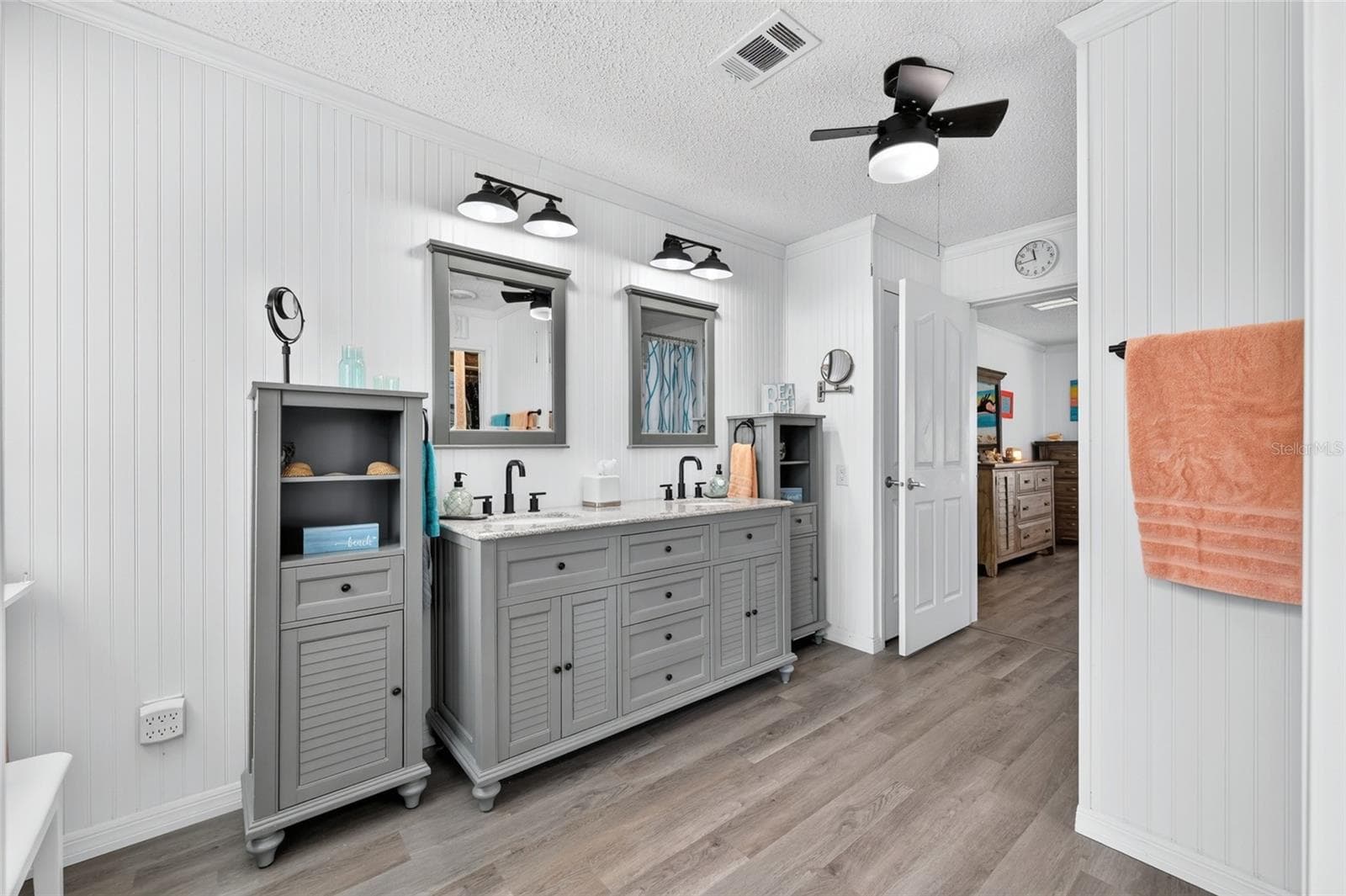 Master bathroom with dual vanity quartz countertop - 12647 SE 102ND AVE, BELLEVIEW