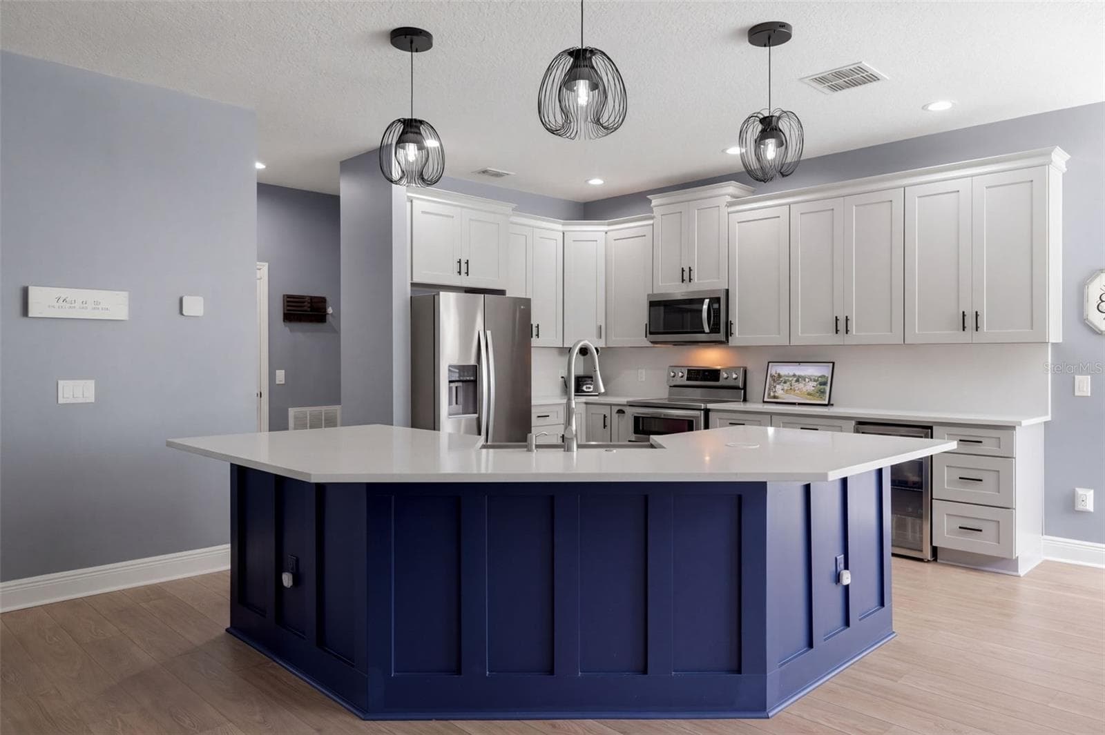 Kitchen and Quartz Island - 10603 SUNRISE TERRACE DR, ORLANDO
