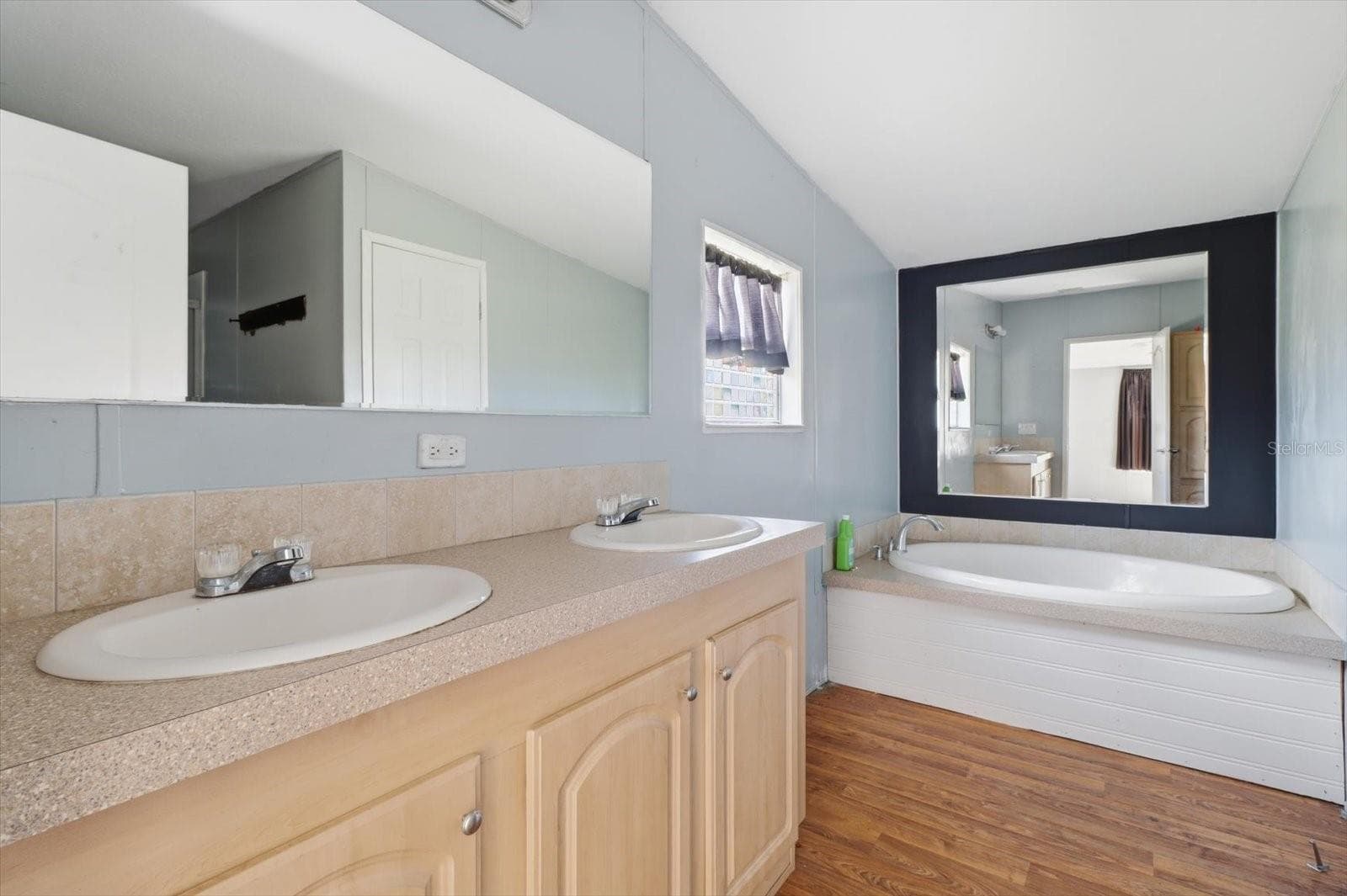 Manufactured Home at 7651 E DERBY OAKS DR, FLORAL CITY, photo 17 of 27