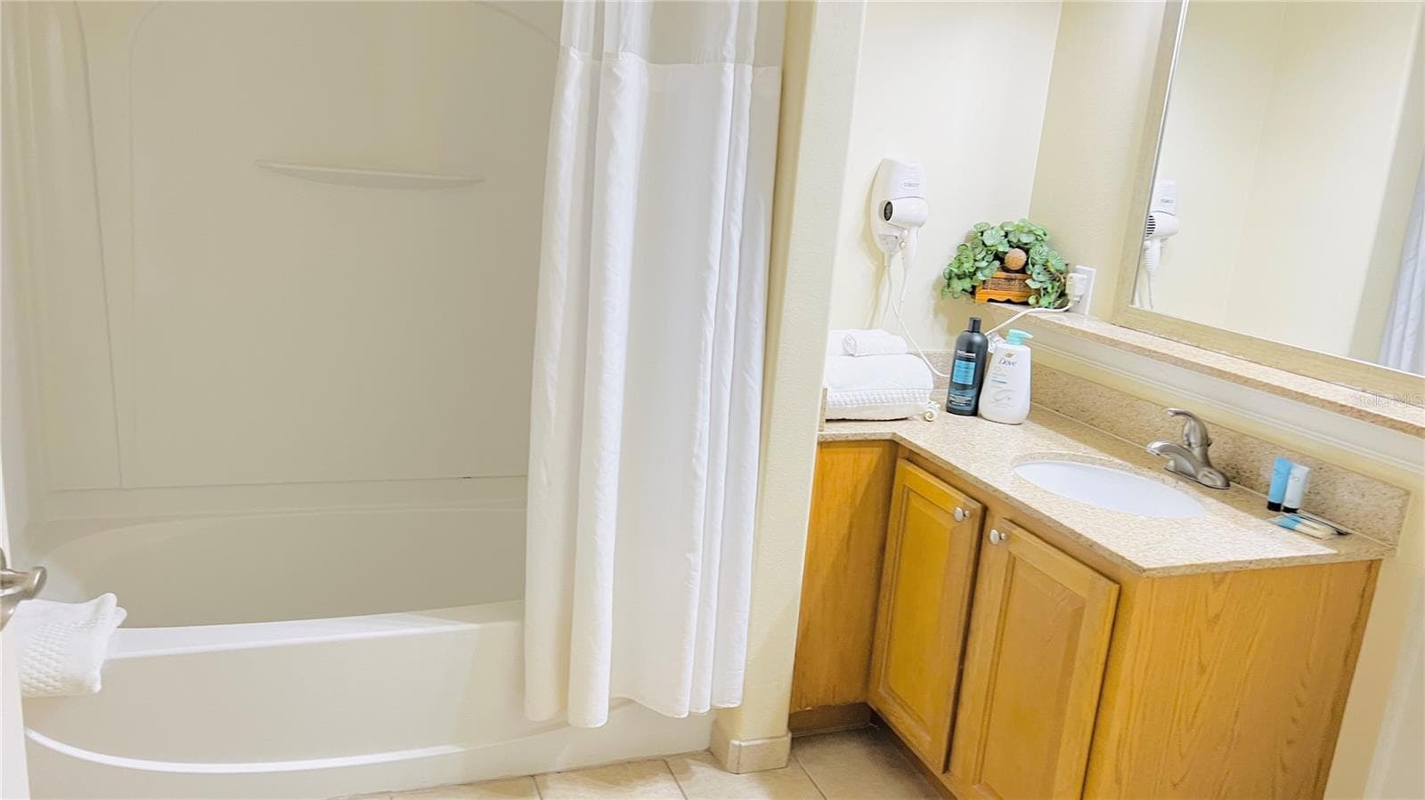 Condo - Hotel at 13427 BLUE HERON BEACH DR #706, ORLANDO, photo 3 of 47