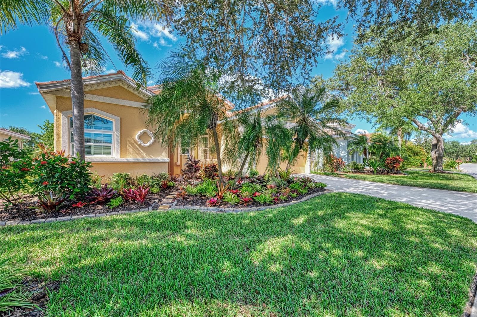 Single Family Residence at 219 RIO TERRA, VENICE, photo 3 of 77