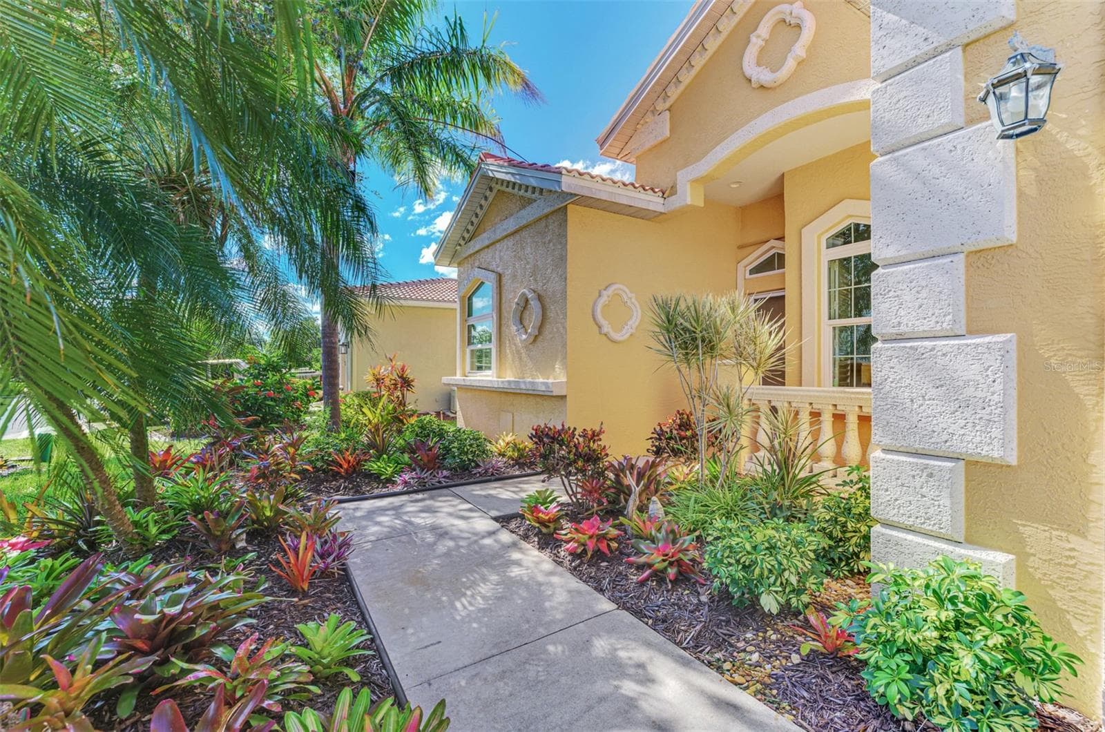 Single Family Residence at 219 RIO TERRA, VENICE, photo 5 of 77