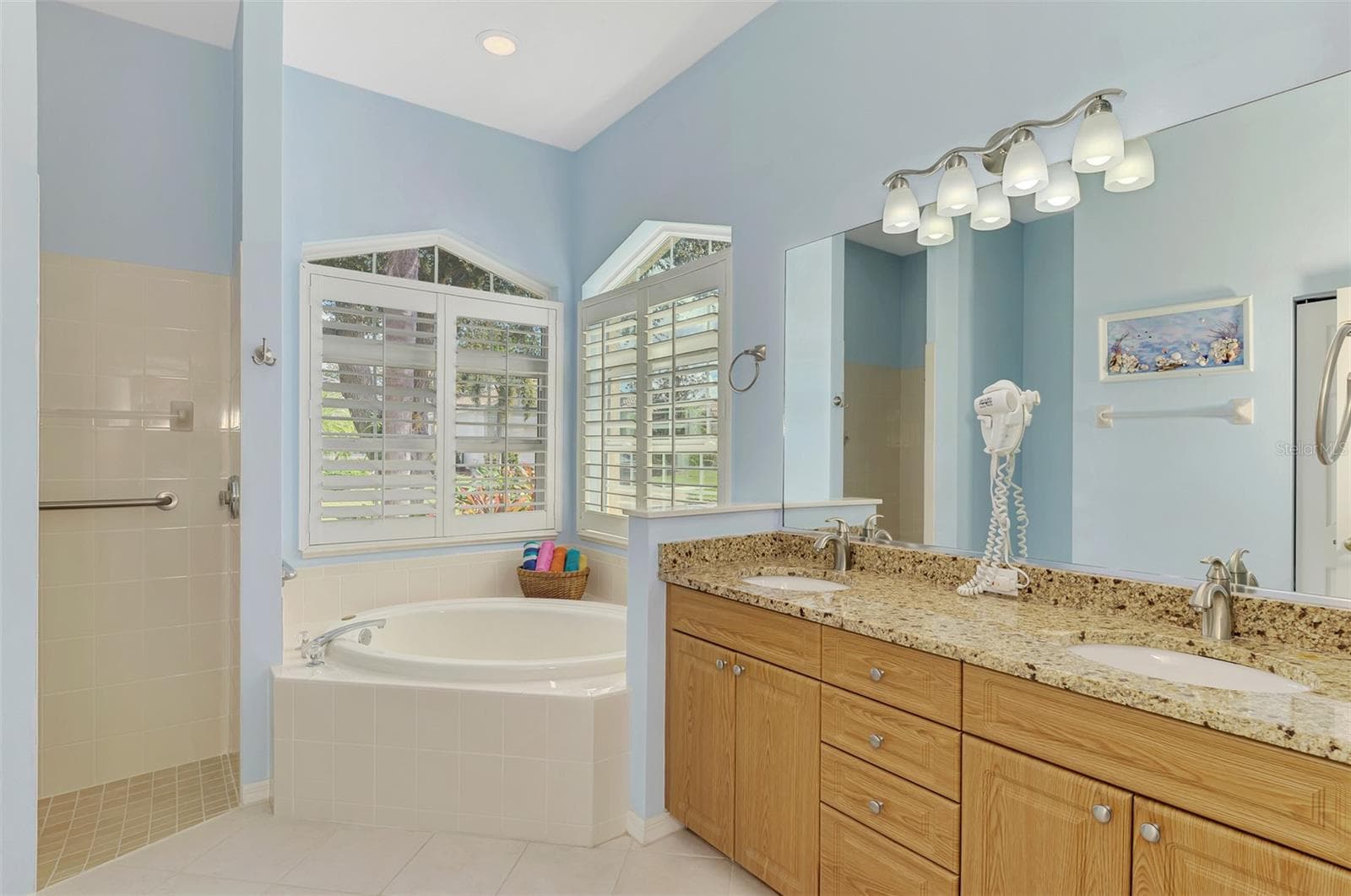 Single Family Residence at 219 RIO TERRA, VENICE, photo 38 of 77