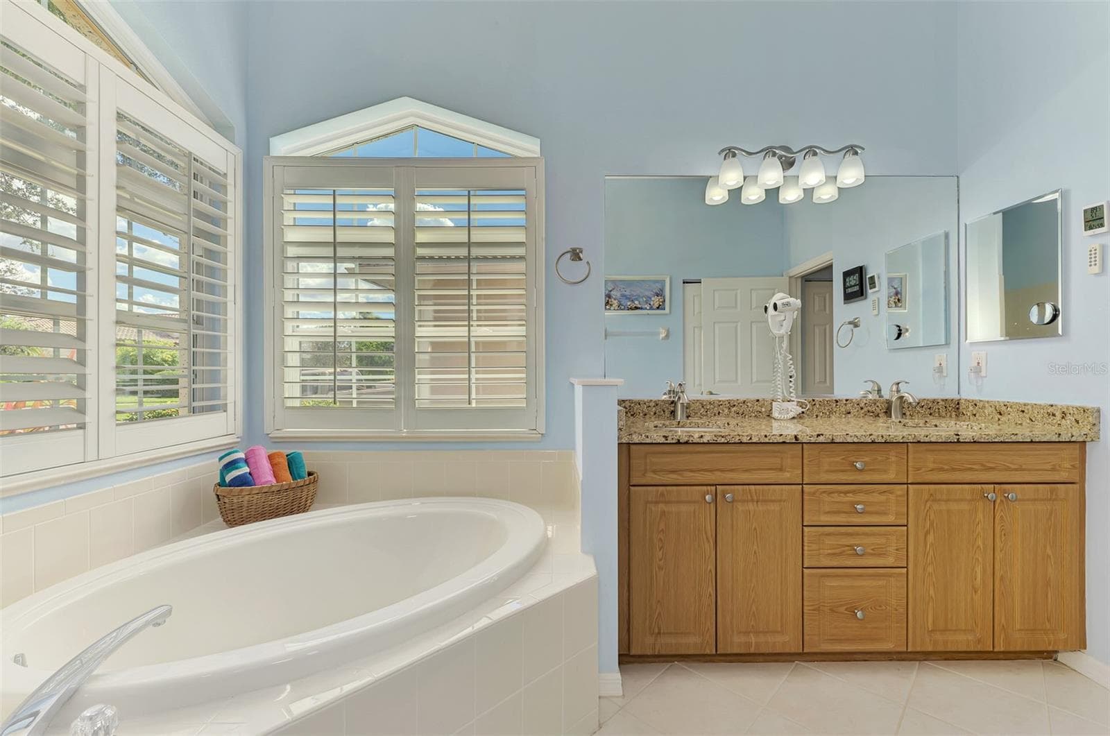 Single Family Residence at 219 RIO TERRA, VENICE, photo 39 of 77