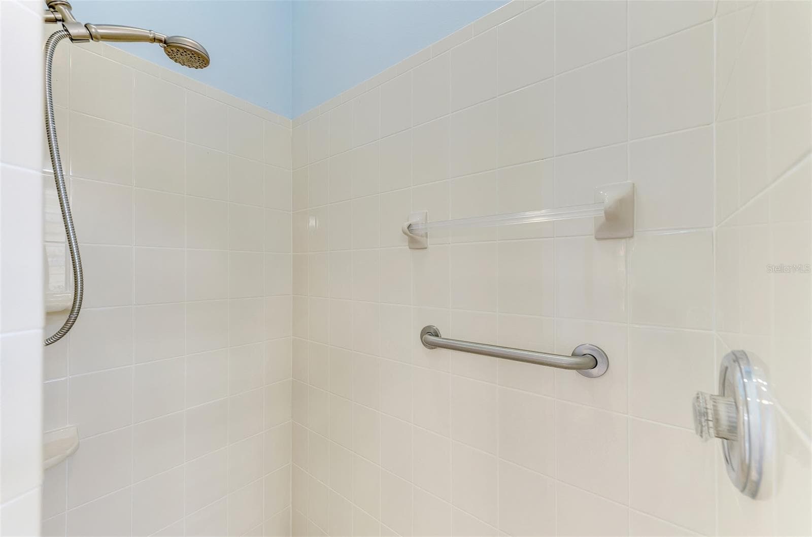 Single Family Residence at 219 RIO TERRA, VENICE, photo 40 of 77