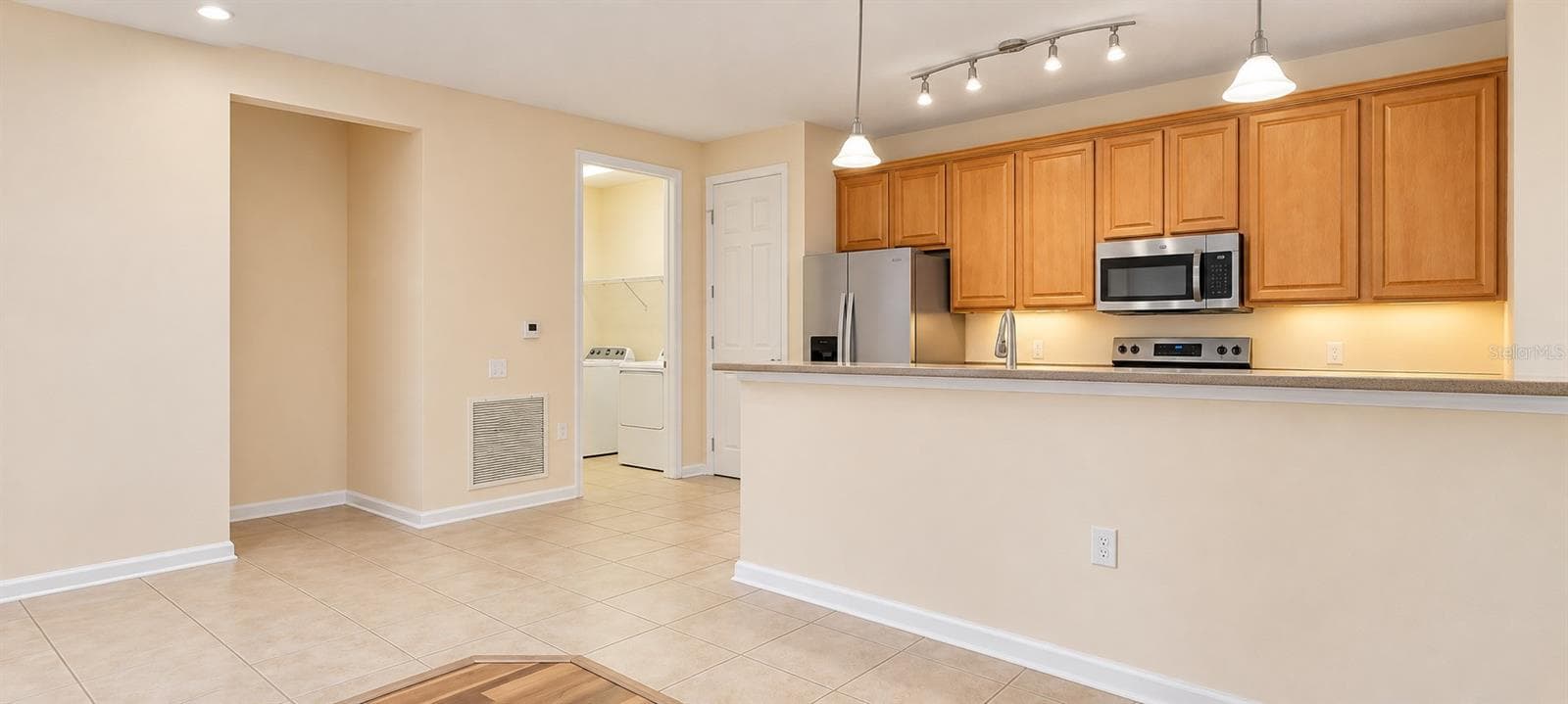 Condominium at 7903 SEMINOLE BLVD #2105, SEMINOLE, photo 9 of 41