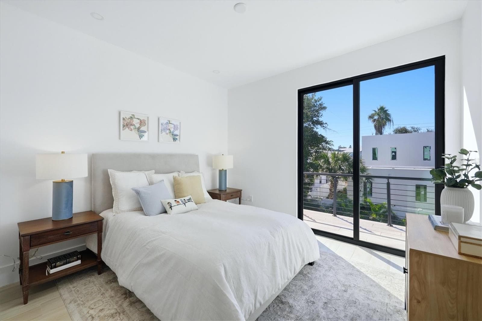 secondary bedroom, ensuite bathroom - 1734 WISCONSIN LN, SARASOTA