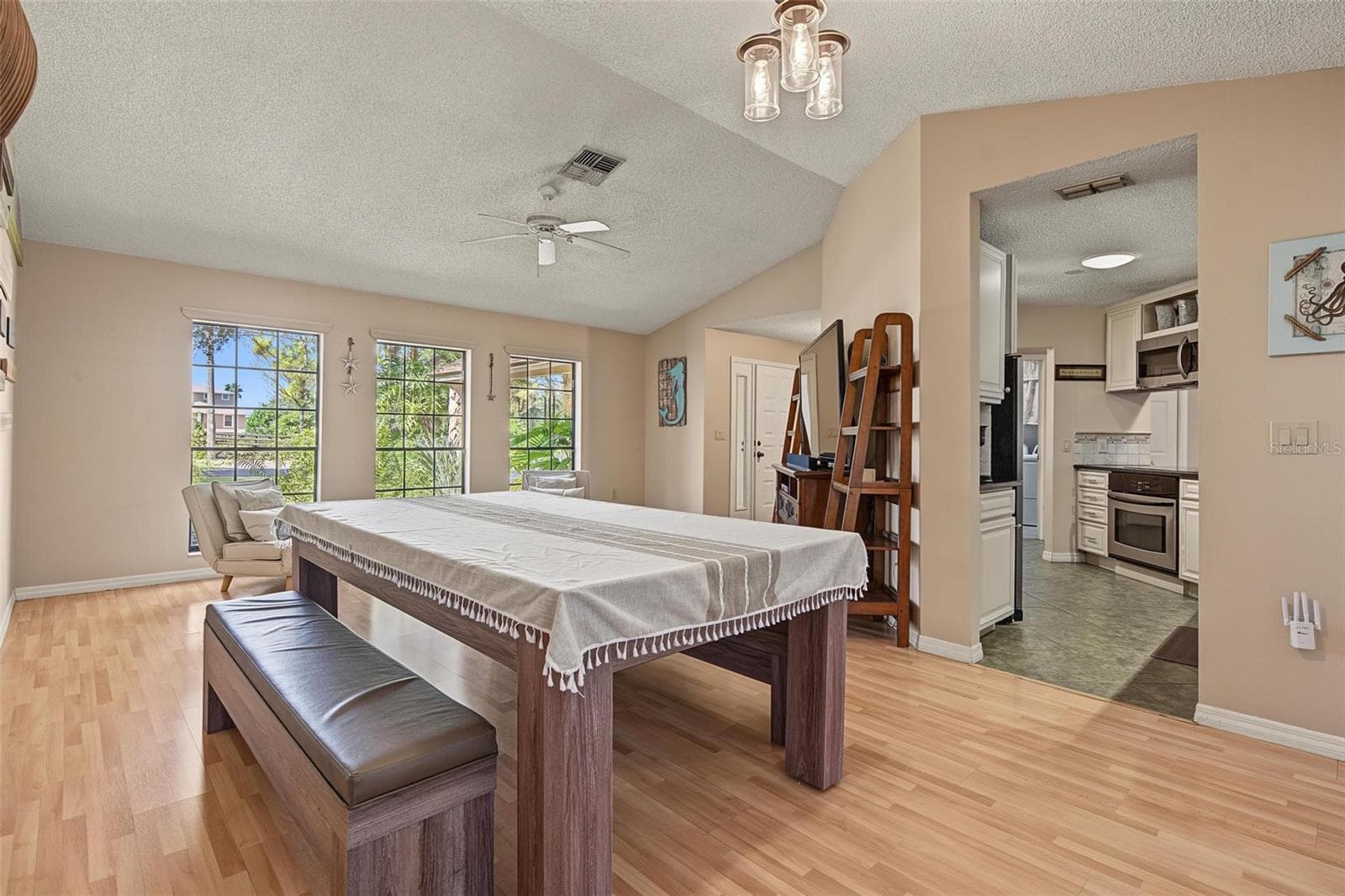 Single Family Residence at 3024 PINEVIEW DR, HOLIDAY, photo 8 of 46