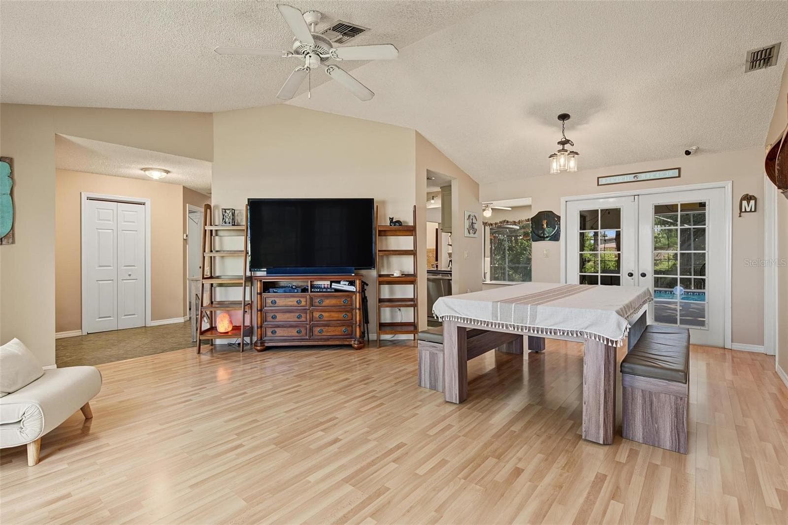Single Family Residence at 3024 PINEVIEW DR, HOLIDAY, photo 9 of 46