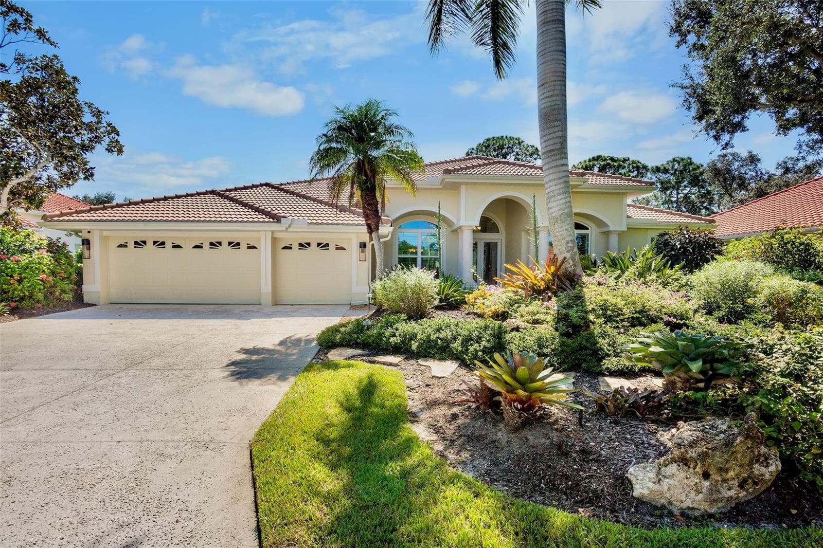 Single Family Residence at 4804 BENCHMARK CT, SARASOTA, photo 2 of 60