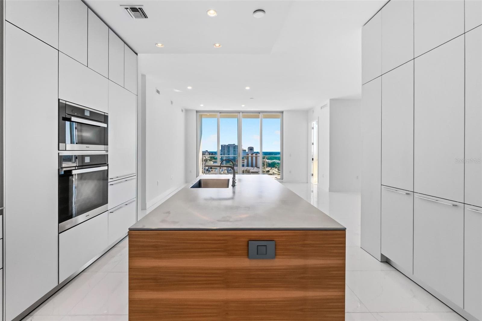 Miele wall and steam ovens - 111 S PINEAPPLE AVE #1103, SARASOTA