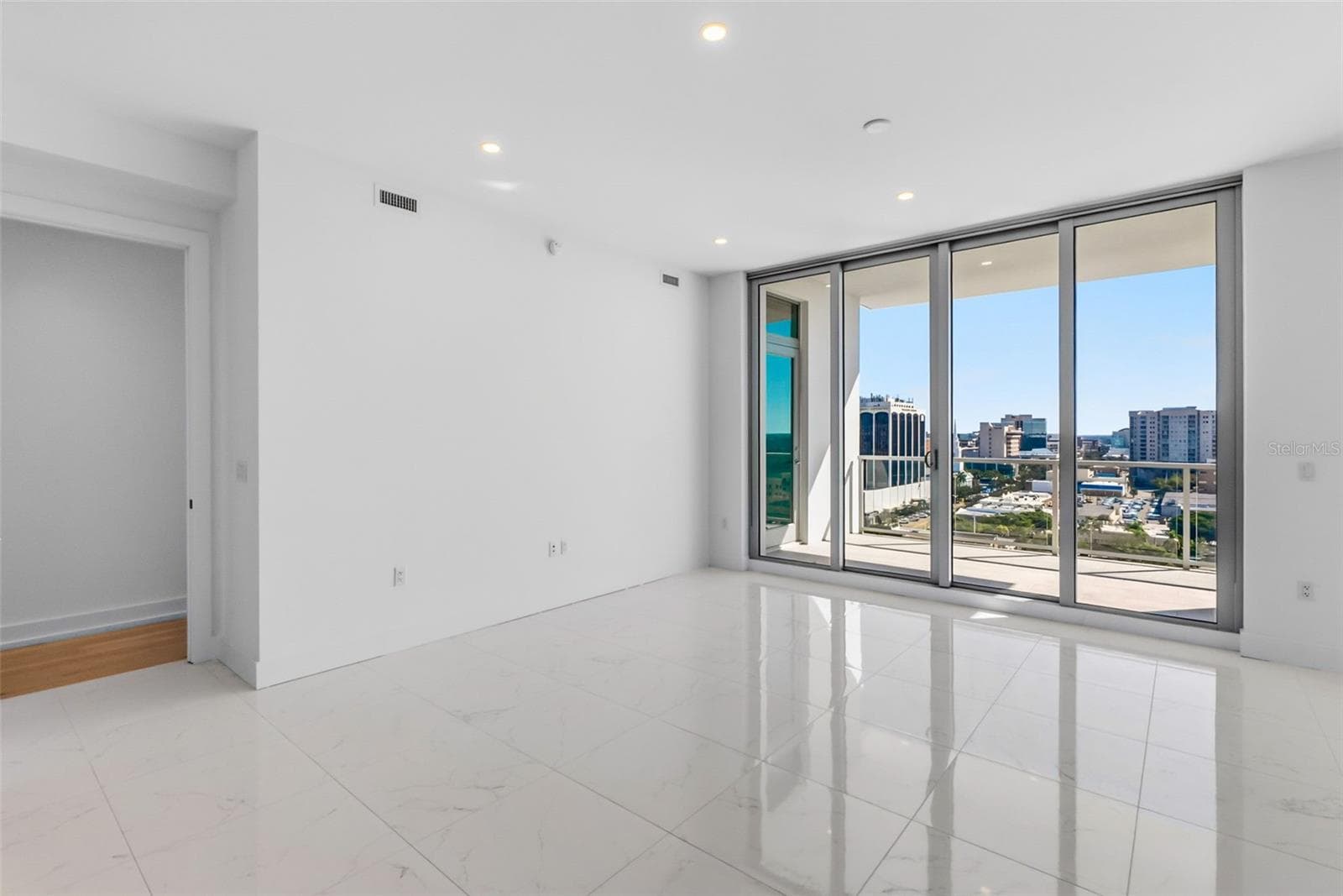 Condominium at 111 S PINEAPPLE AVE #1103, SARASOTA, photo 6 of 30