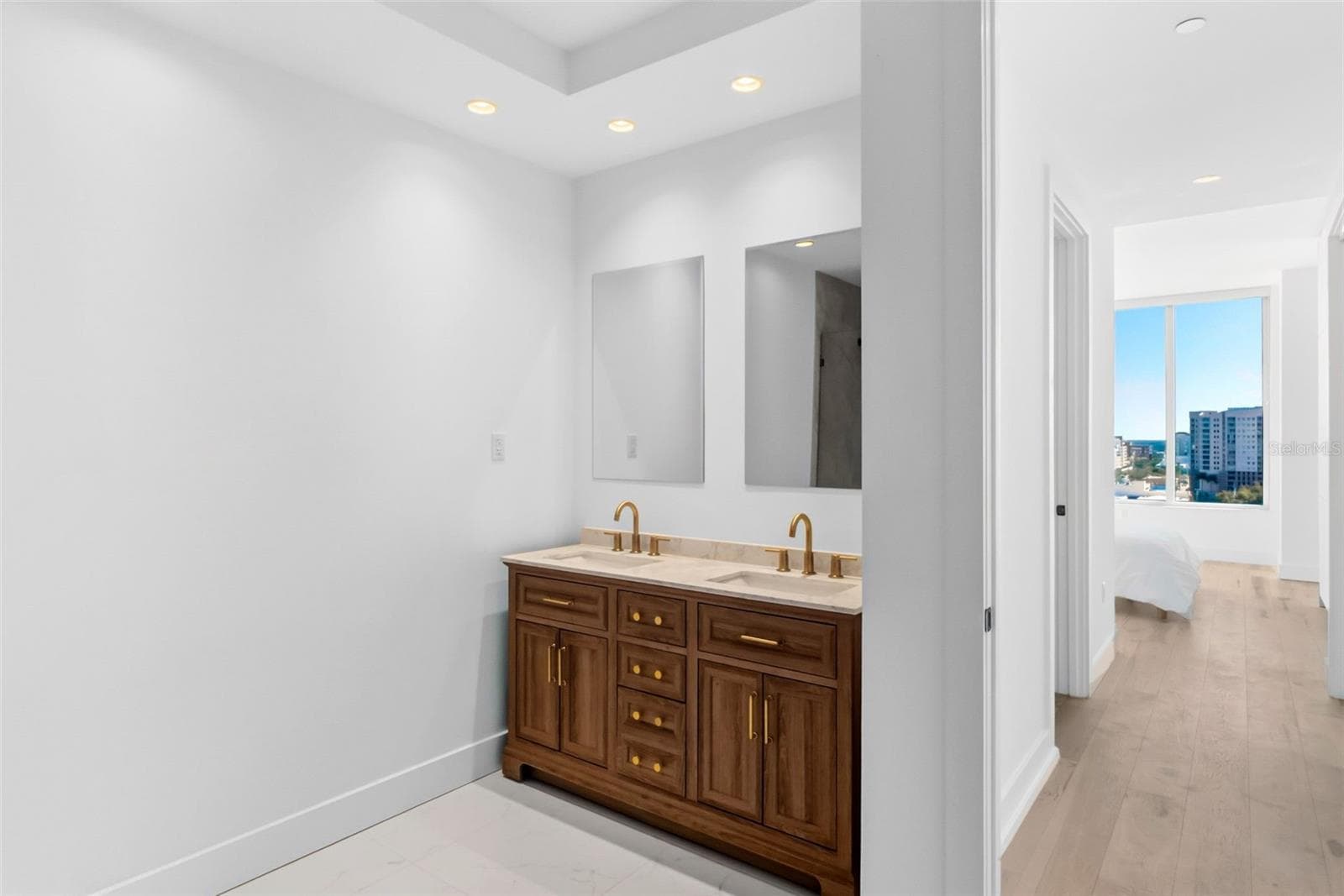 Primary bathroom - 111 S PINEAPPLE AVE #1103, SARASOTA