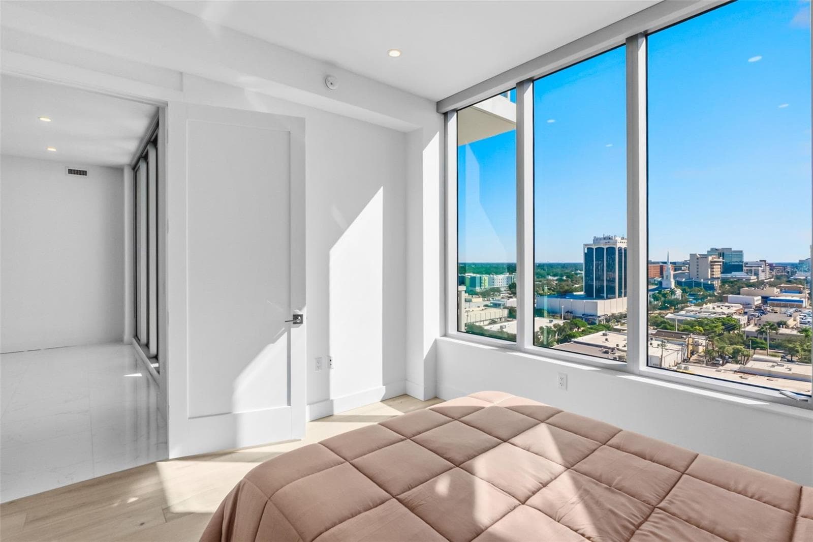 Guest bedroom - 111 S PINEAPPLE AVE #1103, SARASOTA
