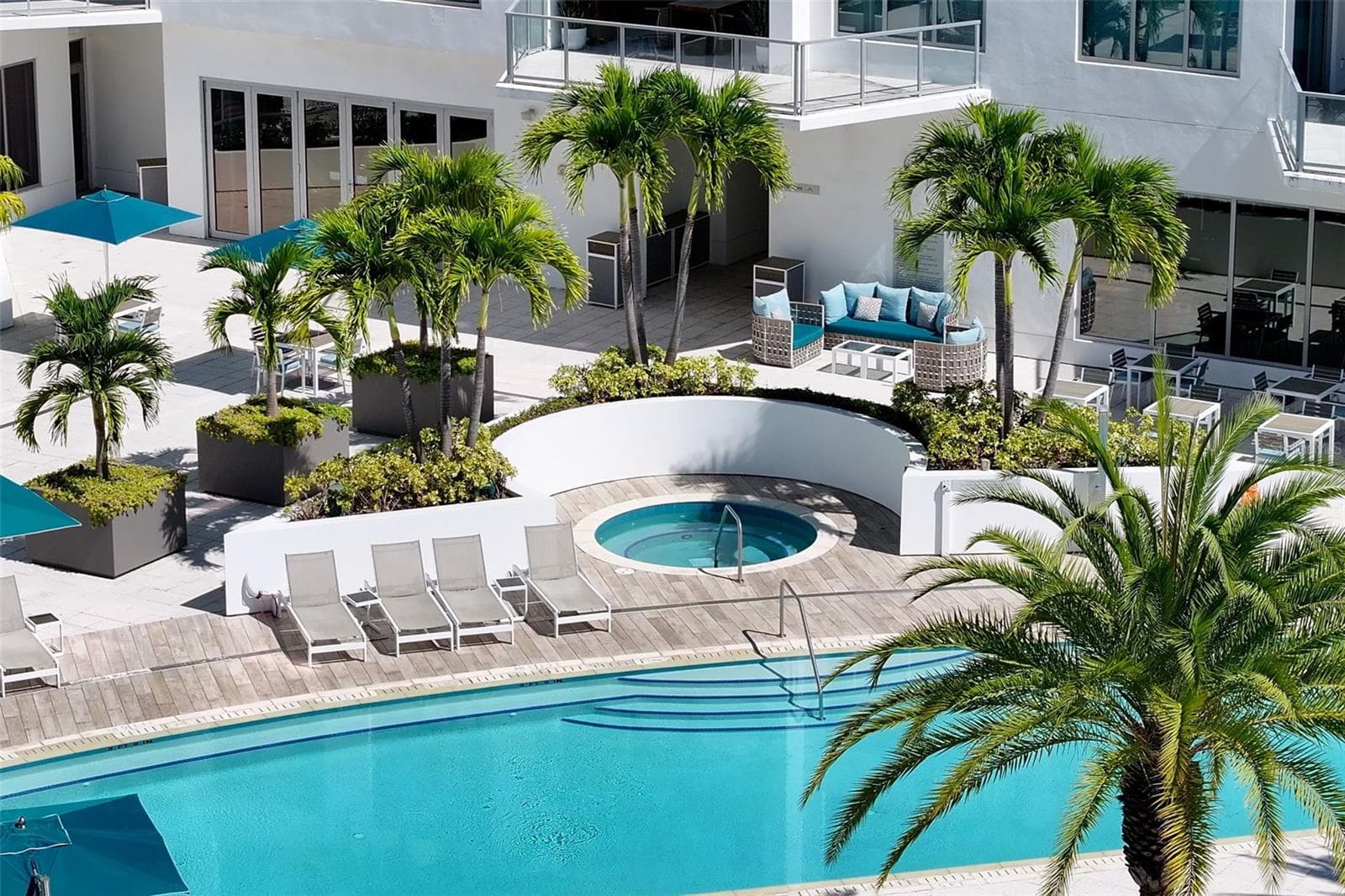 Pool and hot tub - 111 S PINEAPPLE AVE #1103, SARASOTA