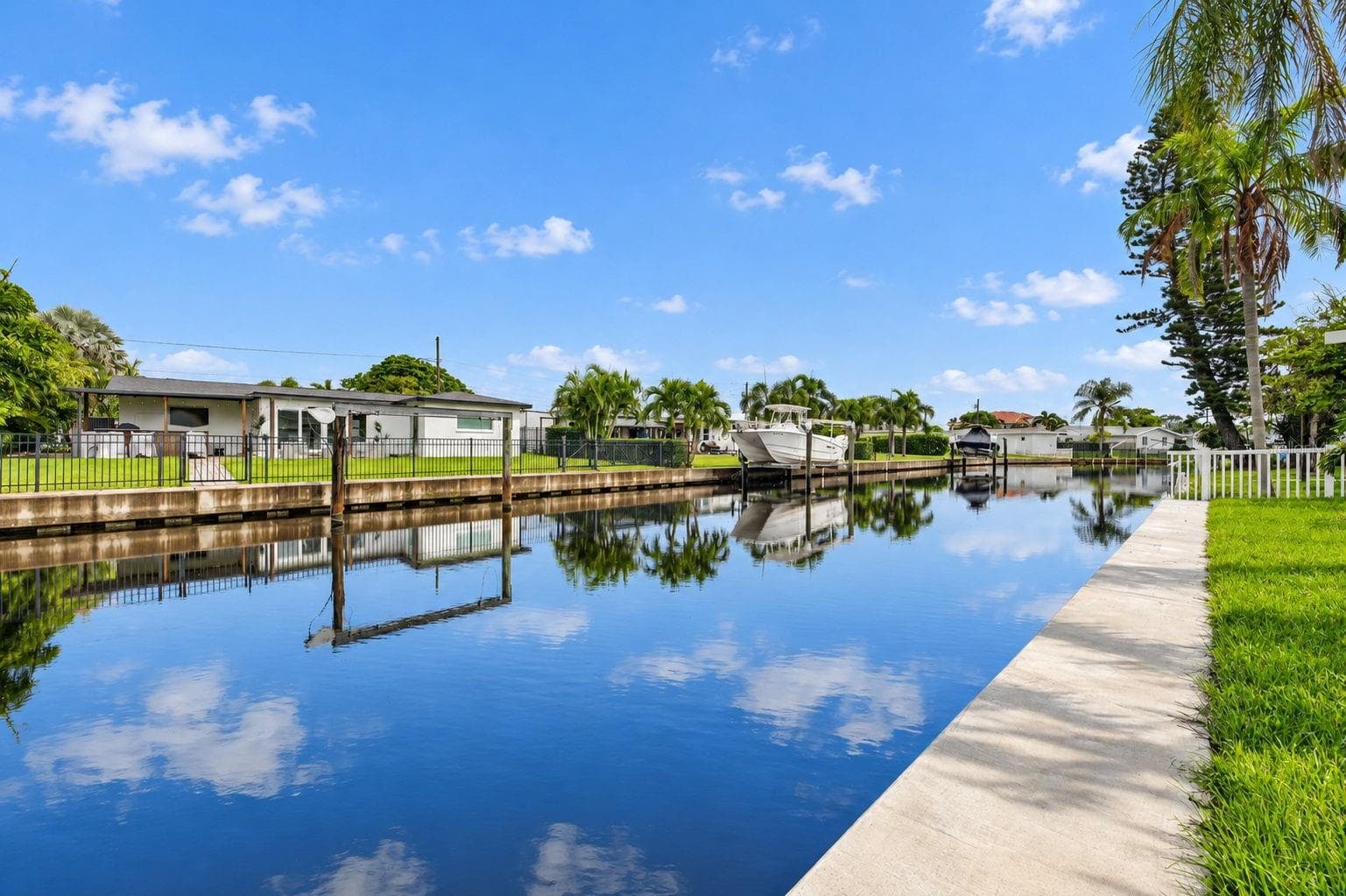 Single Family Residence at 223 94TH AVE NE, ST PETERSBURG, photo 17 of 40