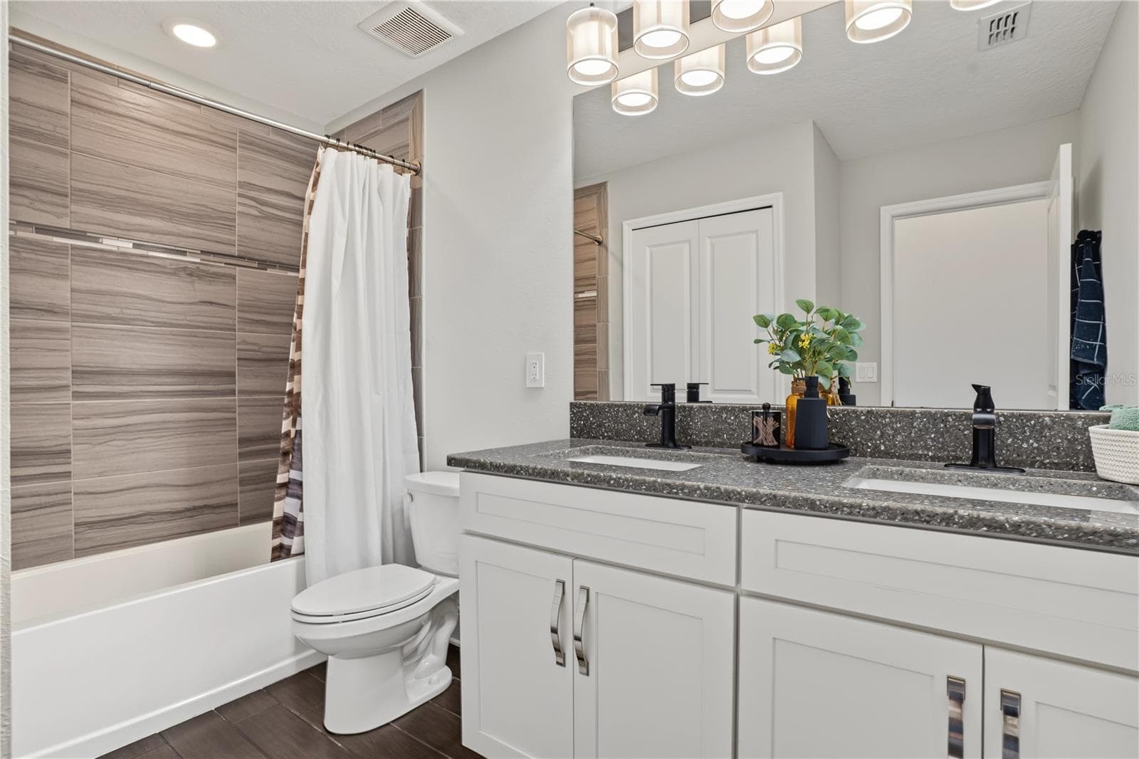 Townhouse at 2430 GOLDEN PASTURE CIR, CLEARWATER, photo 34 of 47