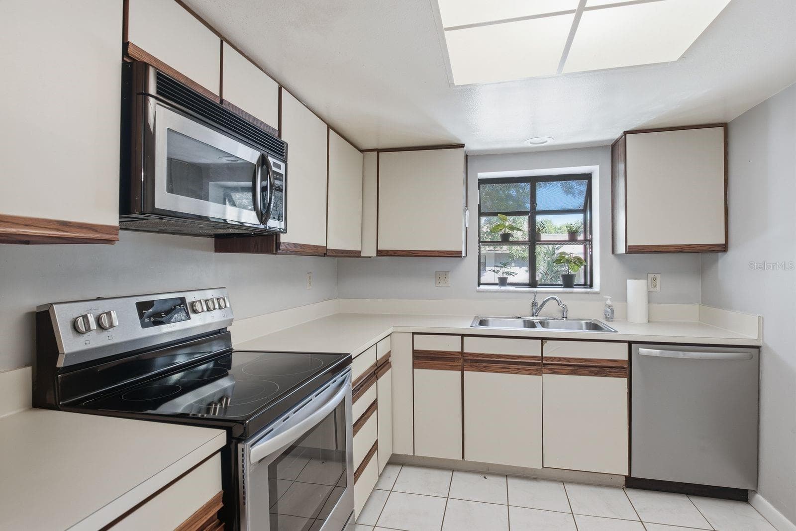 Condominium at 300 S FLORIDA AVE #100L, TARPON SPRINGS, photo 15 of 36