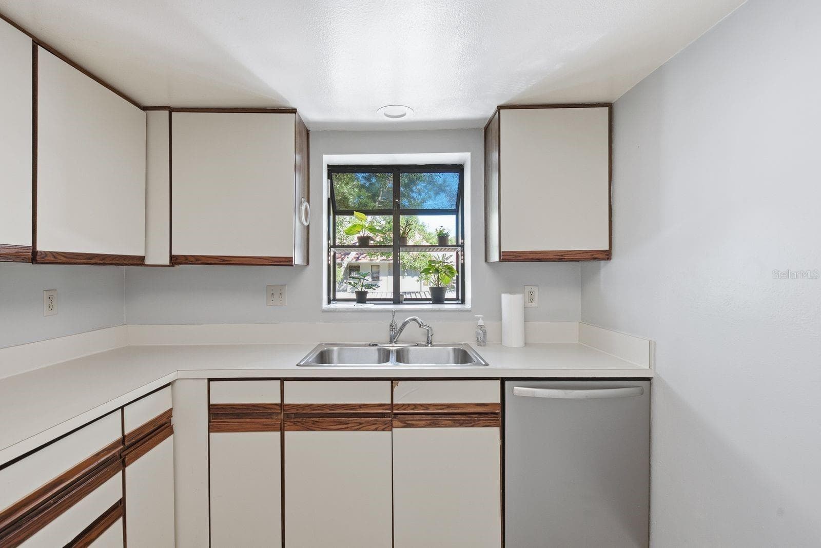 Condominium at 300 S FLORIDA AVE #100L, TARPON SPRINGS, photo 16 of 36