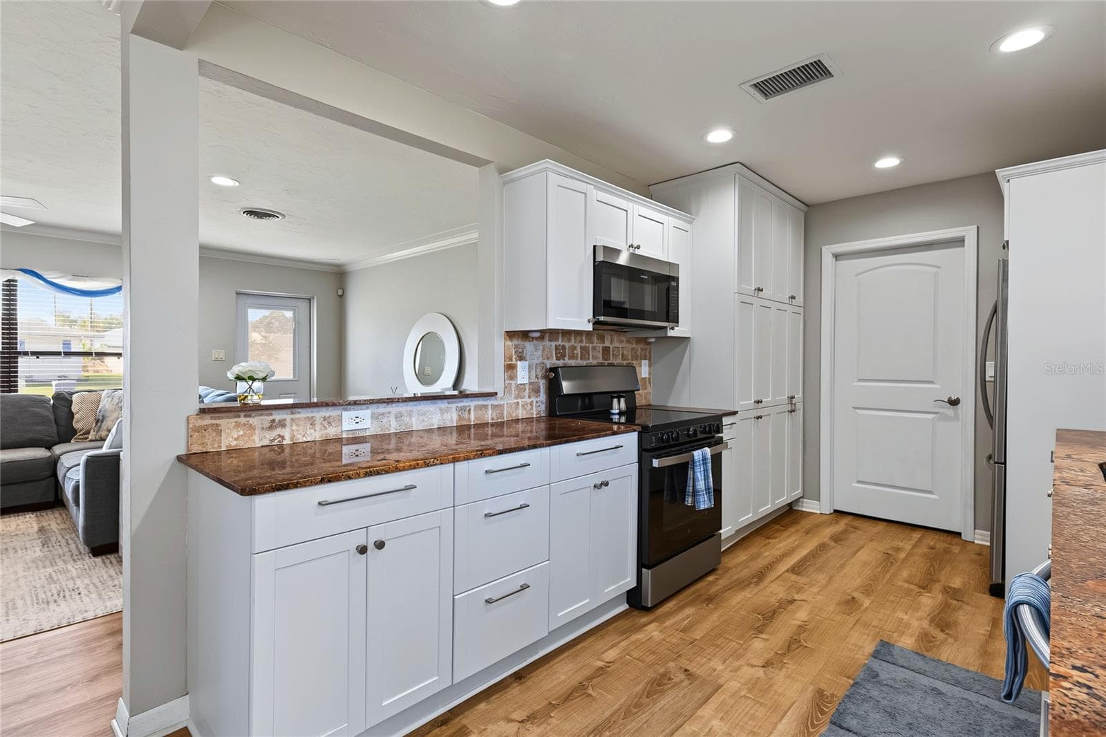 Kitchen - 3013 JENNINGS DR, SARASOTA